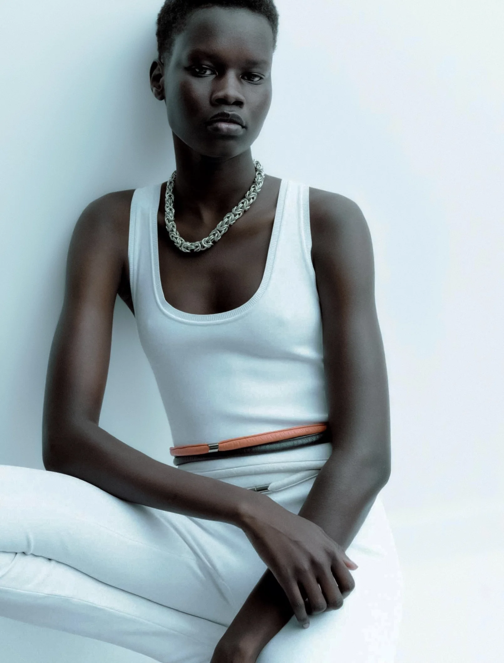 Mary-Ukech-by-Umit-Savaci-Harpers-Bazaar-France-June-July-2023-00010.jpeg