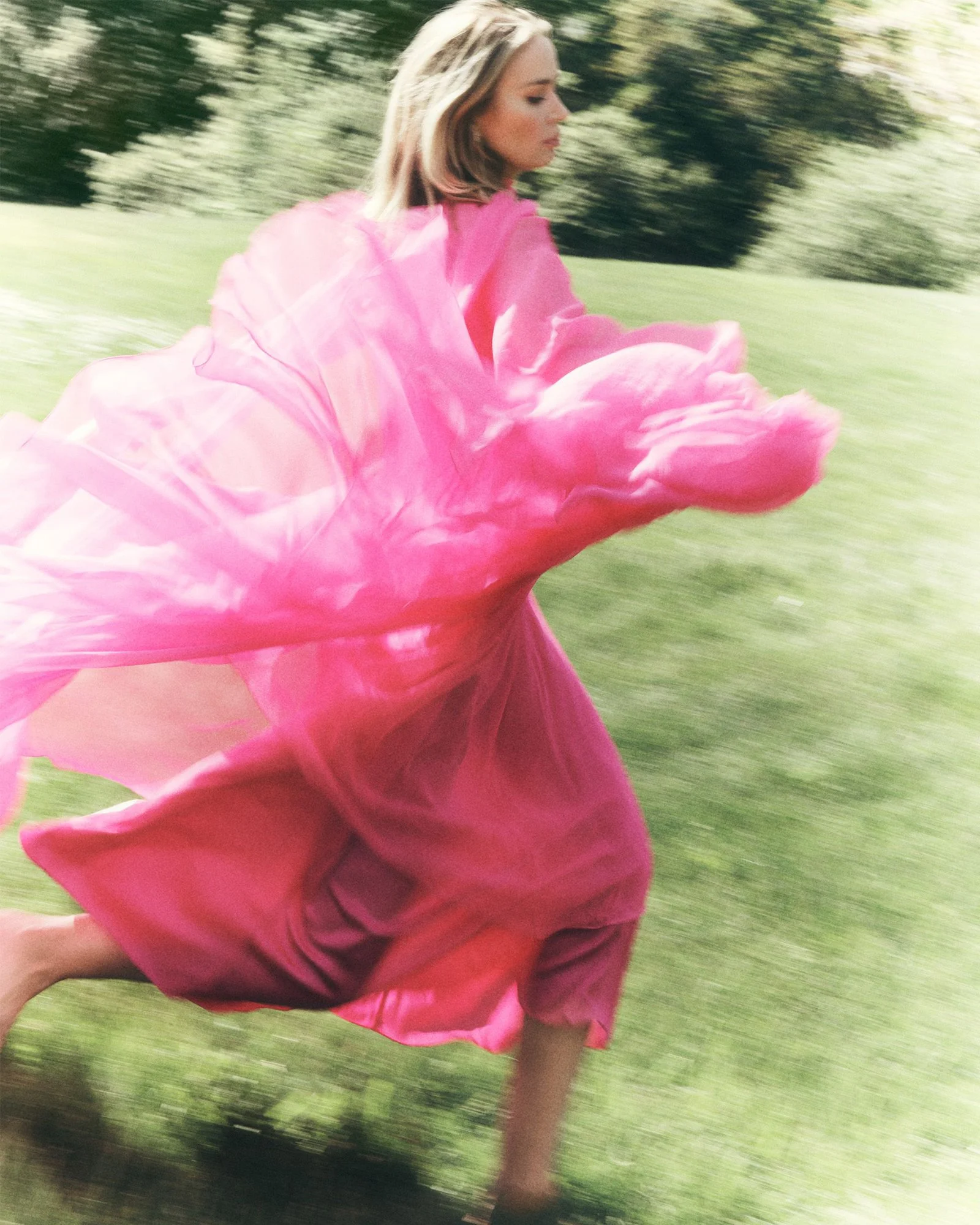 Emily-Blunt-by-Tom-Schirmacher-Harpers-Bazaar-Uk-July-2023-00005.jpeg