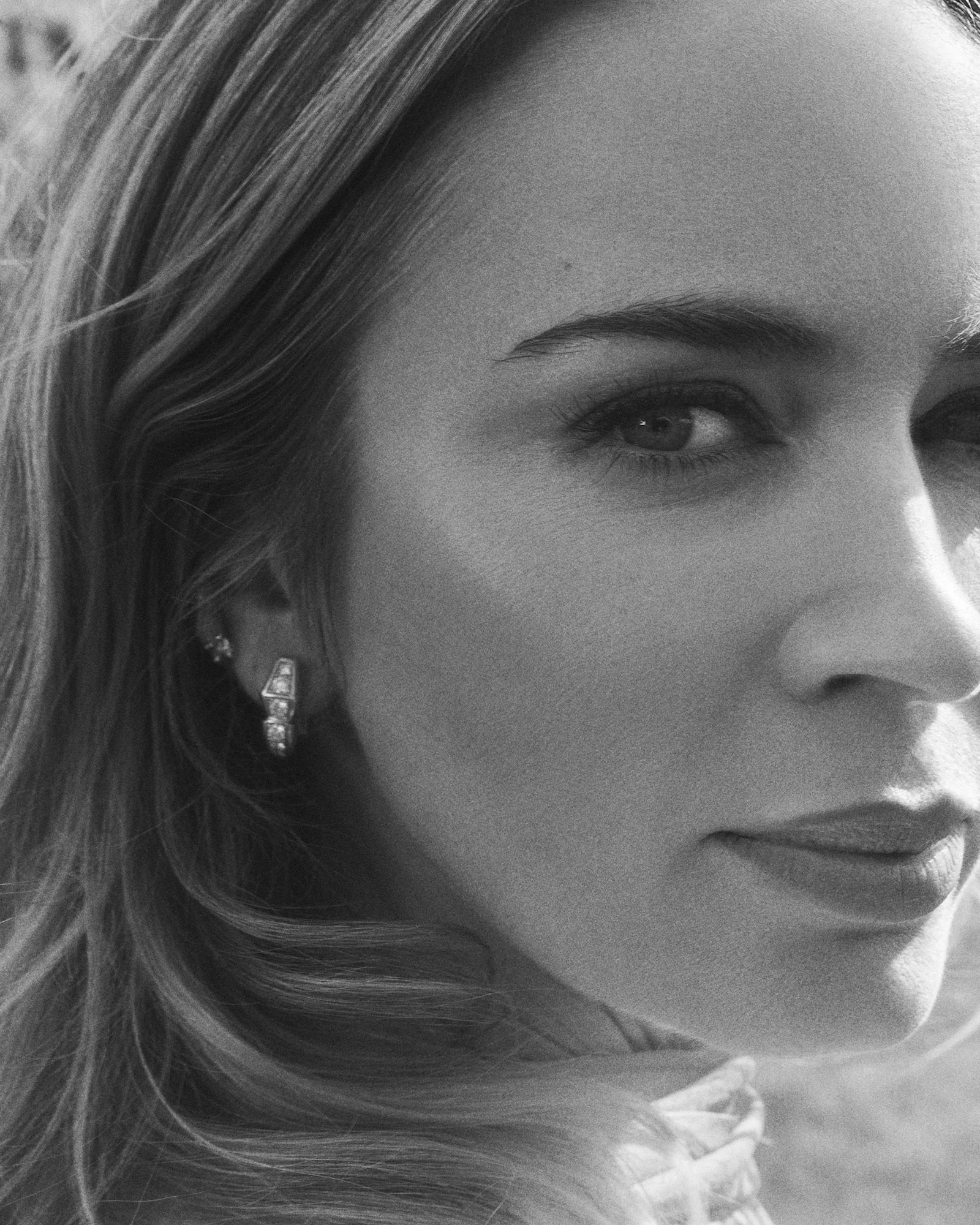 Emily-Blunt-by-Tom-Schirmacher-Harpers-Bazaar-Uk-July-2023-00010.jpeg