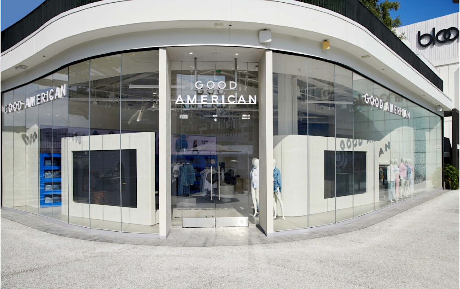 Good-American-Jeans-new-LA-store-00007.png