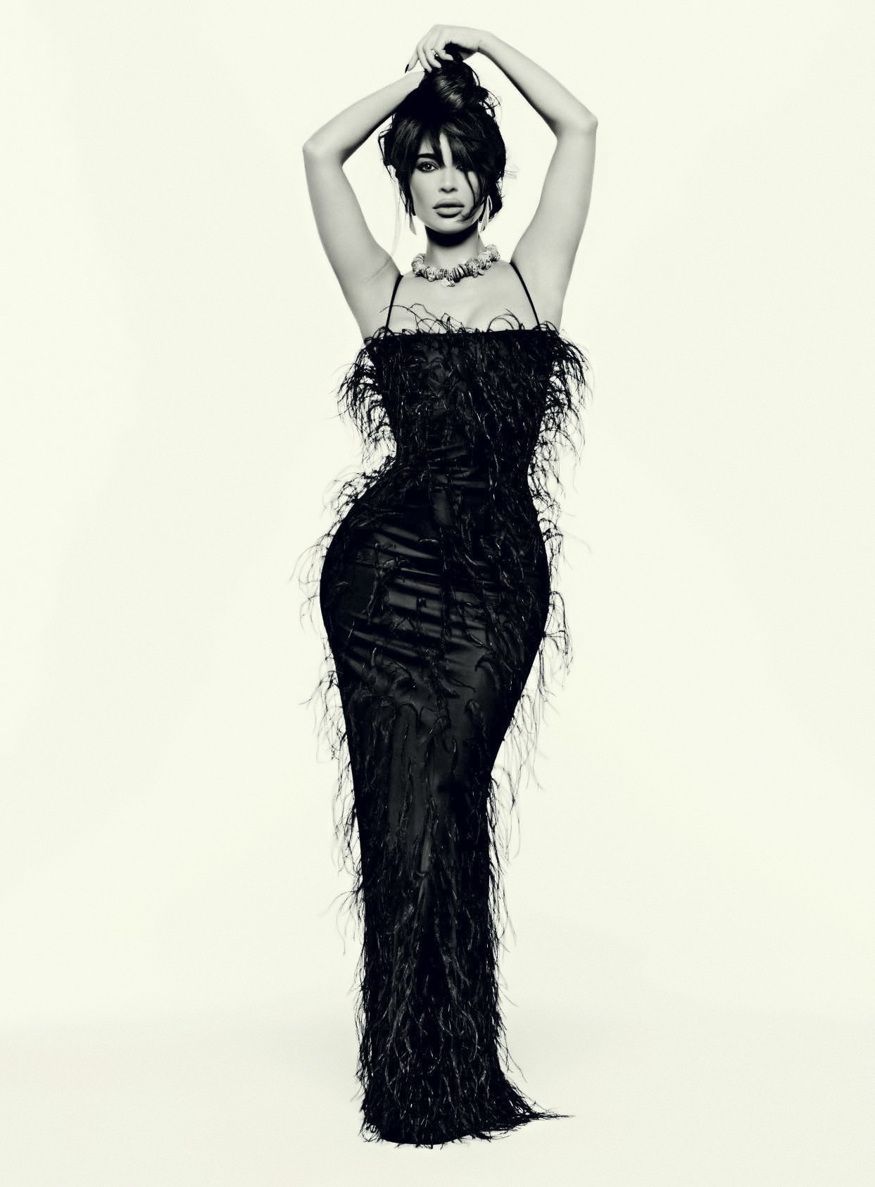 Kim-Kardashian-by-Rafael-Pavarotti-Vogue-Italia-July-2023-00002.jpeg