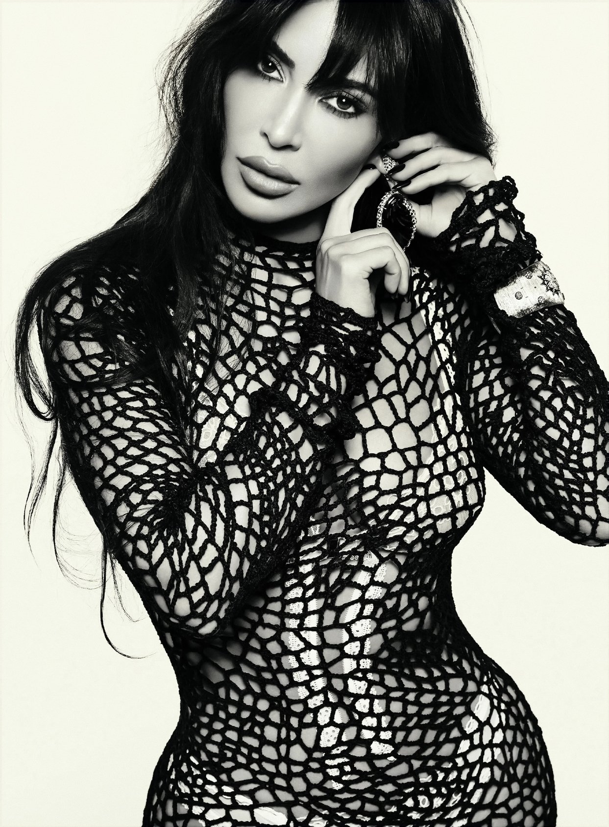 Kim-Kardashian-by-Rafael-Pavarotti-Vogue-Italia-July-2023-00001.jpeg