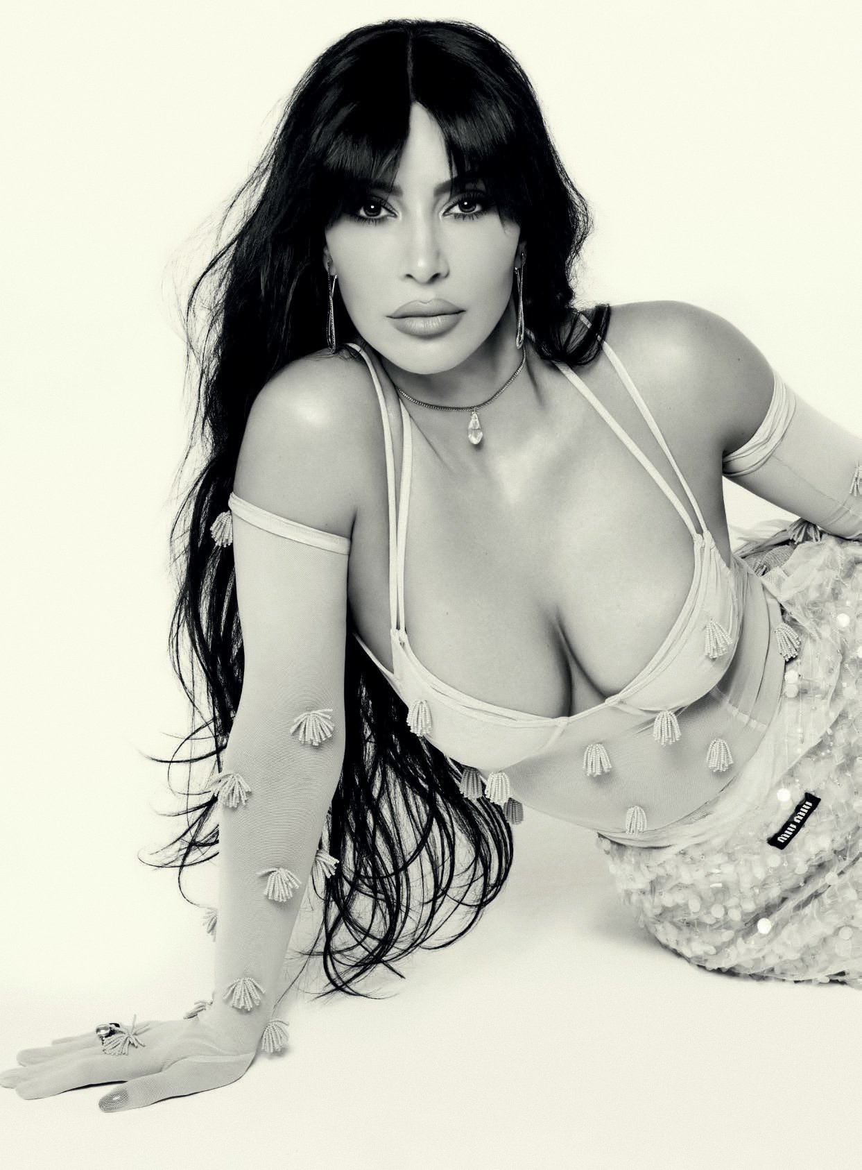 Kim-Kardashian-by-Rafael-Pavarotti-Vogue-Italia-July-2023-00003.jpeg