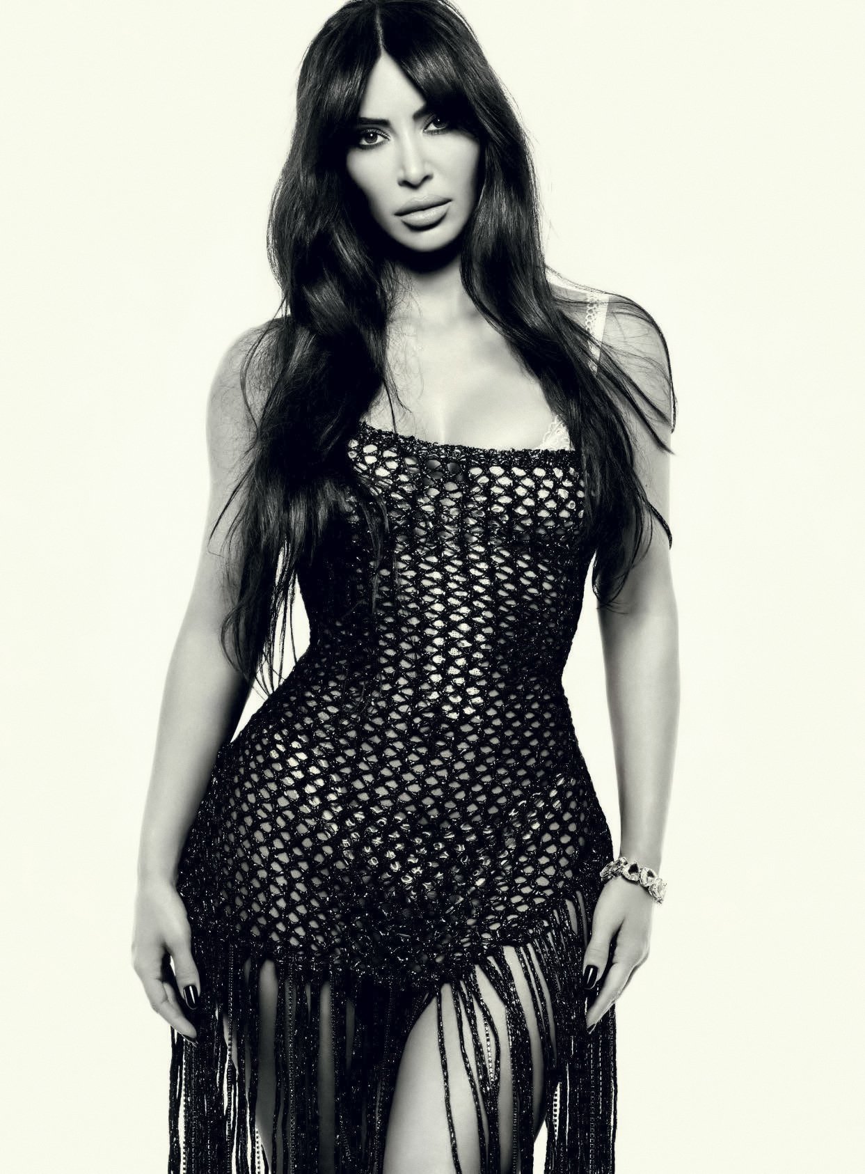 Kim-Kardashian-by-Rafael-Pavarotti-Vogue-Italia-July-2023-00007.jpeg