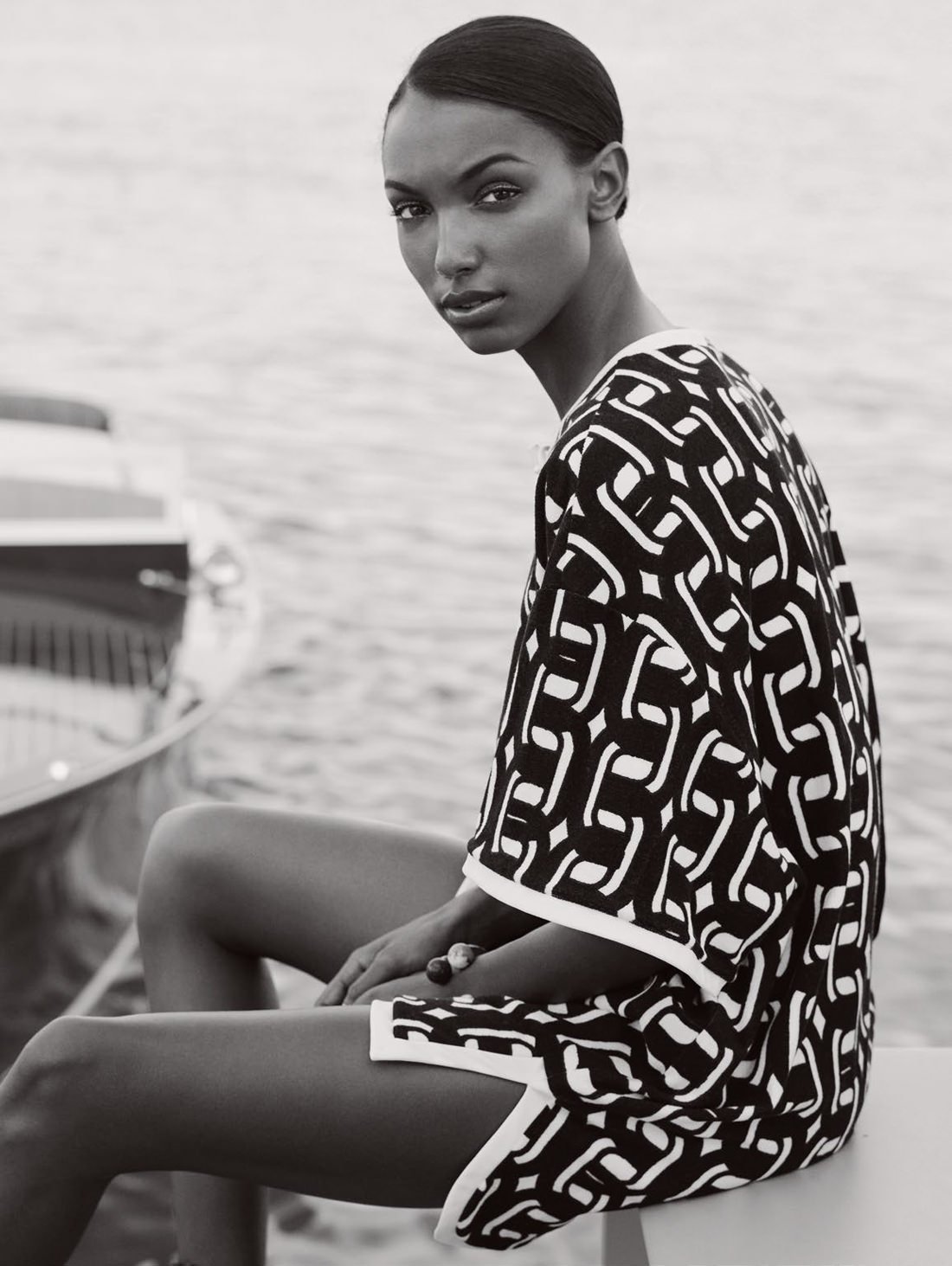 Jasmine-Tookes-by-Bjarne-Jonasson-ELLE-UK-ELLE-May-2015-00001.jpeg