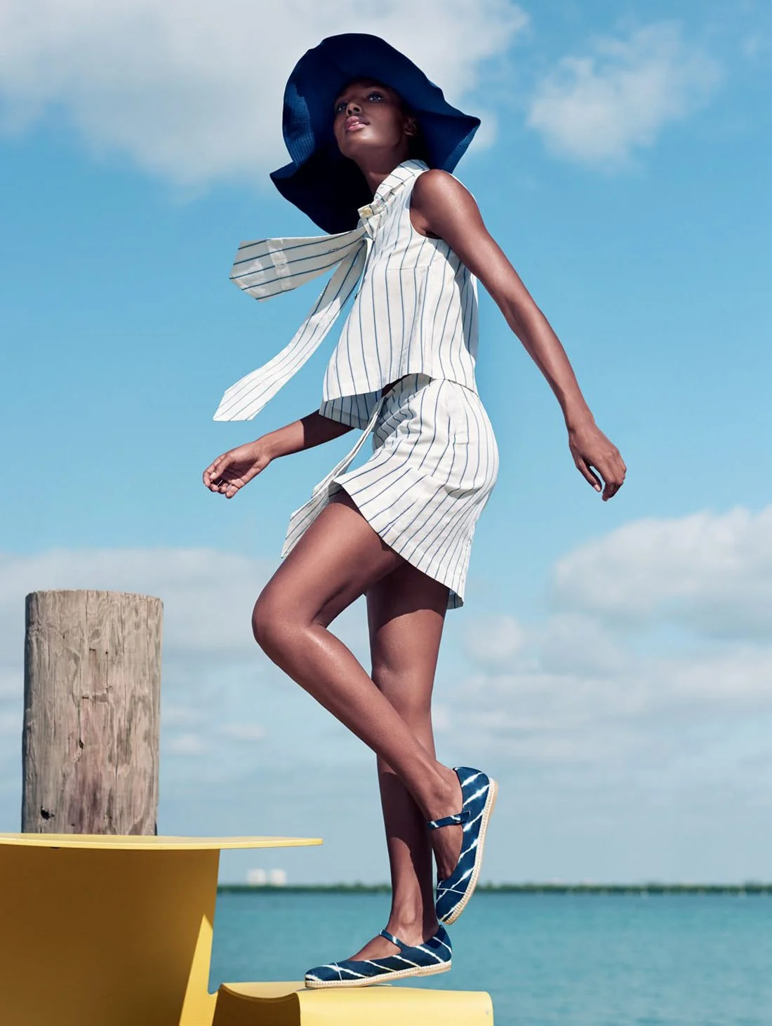 Jasmine-Tookes-by-Bjarne-Jonasson-ELLE-UK-ELLE-May-2015-00011.jpeg