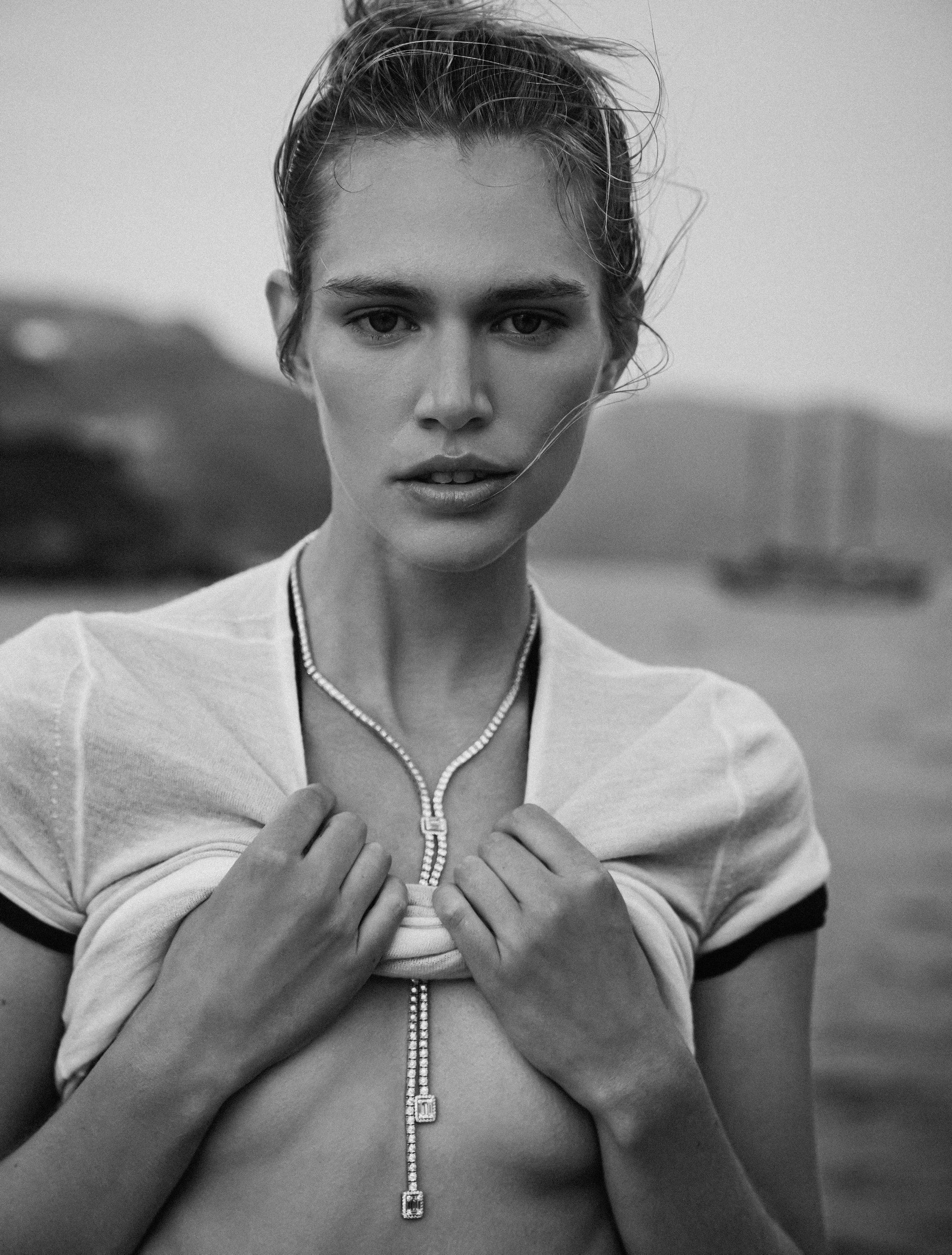 Nikki-McGuire-by-Panos-Davios-Vogue-Greece-July-August-2023-00006.jpeg