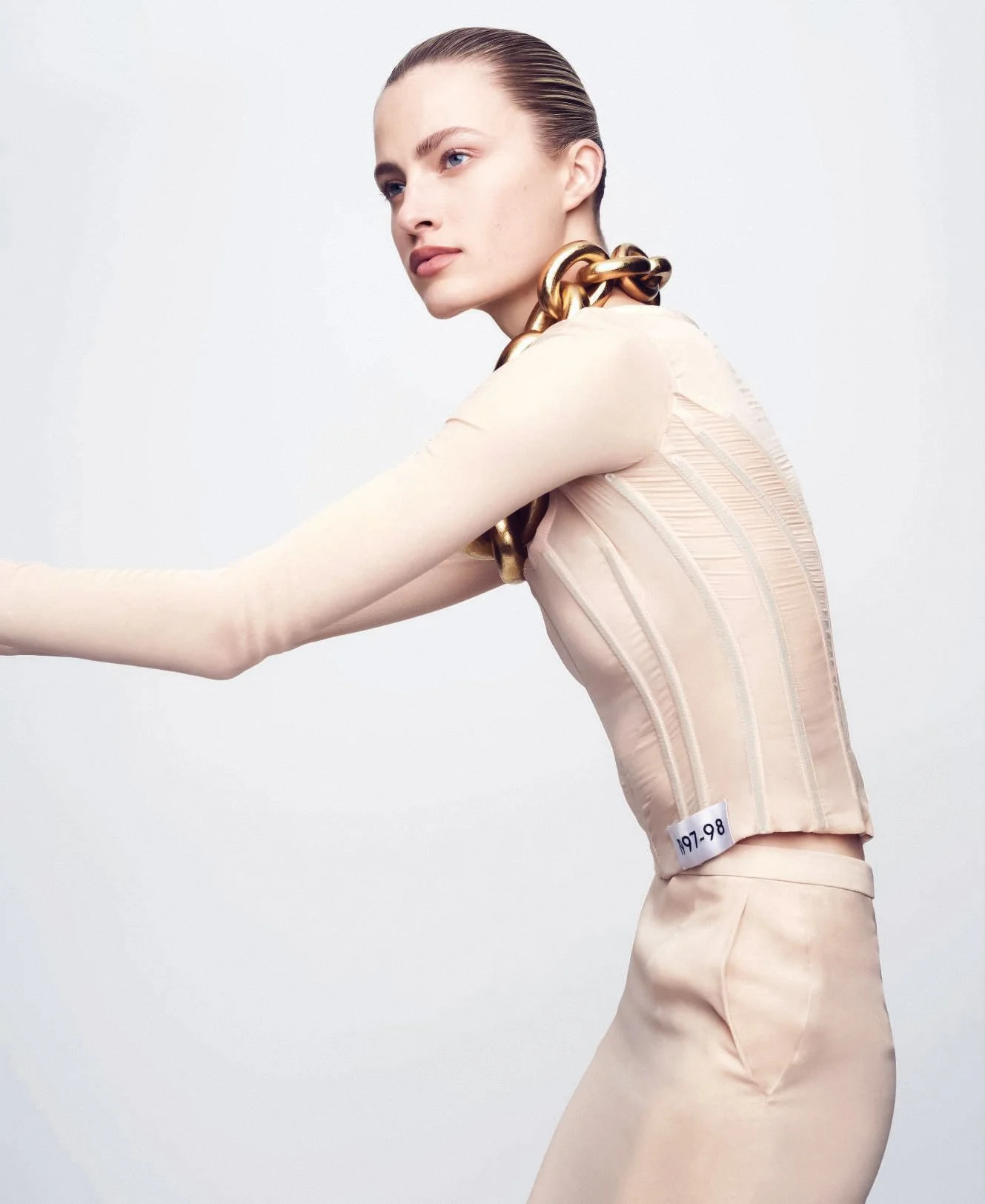 Felice-Nova-Noordhoff-by-Nathaniel-Goldberg-Harpers-Bazaar-Italia-July-2023-00017.jpeg