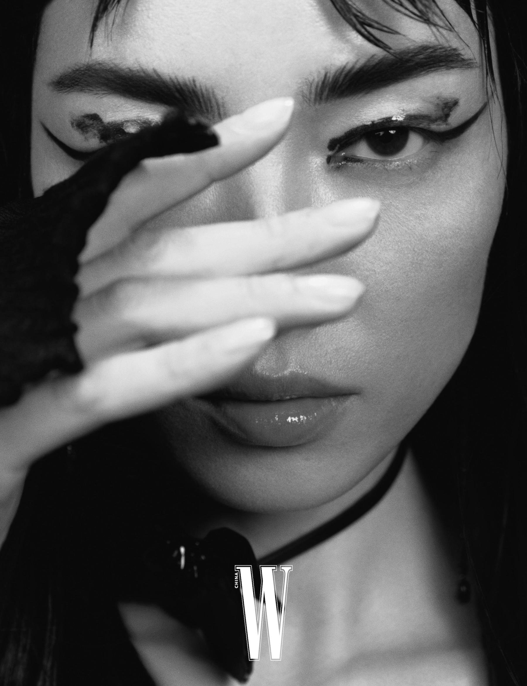 FeiFei-Sun-by-Zeng-Wu-W-Magazine-China-Directors-Issue-00024.jpeg