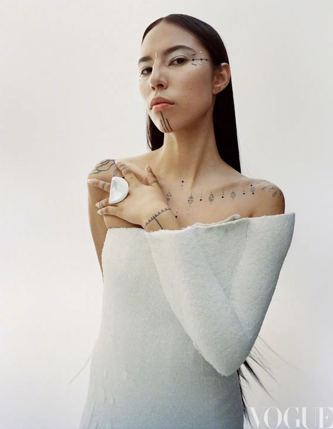 Vogue-China-July-2023-Sustainable-Fashion-Cass-Bird-00026.jpeg