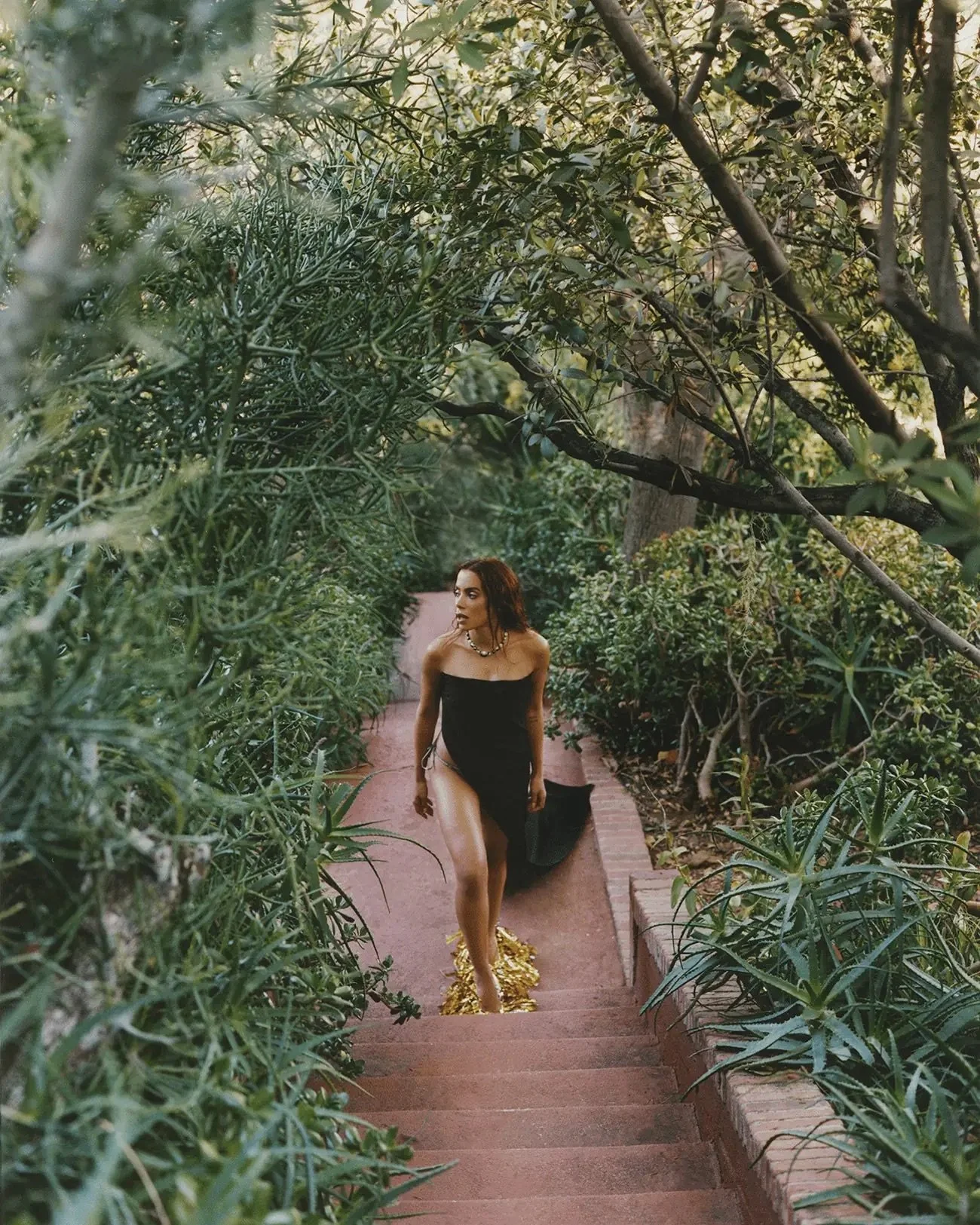 Anitta-by-Emmanuel-Sanchez-Monsalve-Harpers-Bazaar-June-July-2023-00011.jpeg