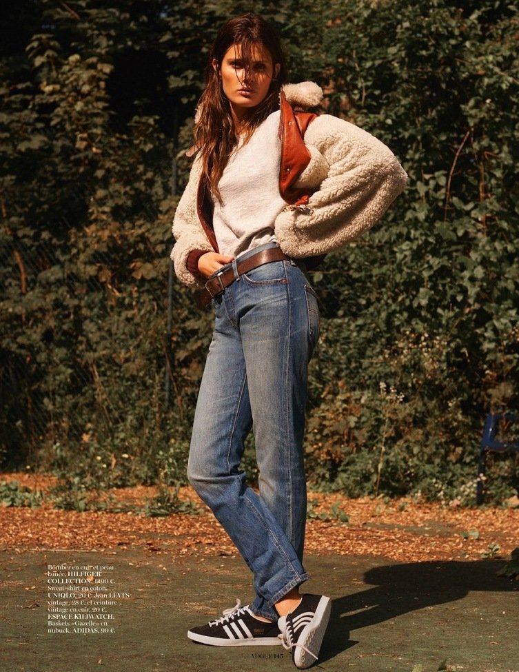 Isabeli-Fontana-by-Scott-Trindle-Vogue-Paris-November-2023-00001.jpeg