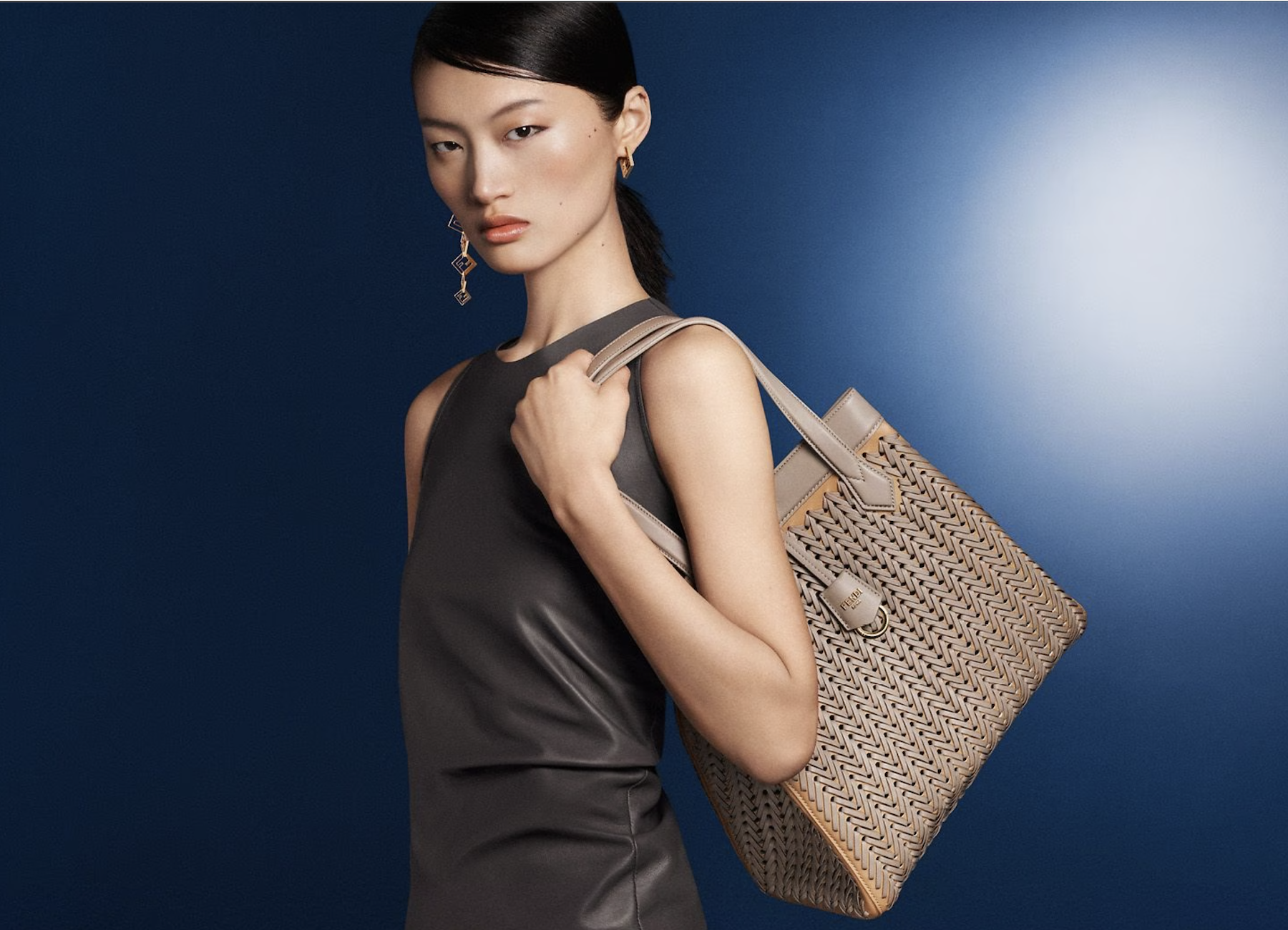 Fendi-FW-2023-Campaign-by-Craig-McDean-00011.jpg