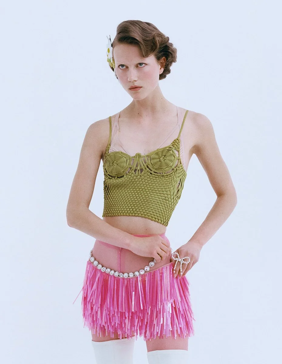 Julie-Hoomans-by-Mara-Alonso-Vogue-Portugal-June-2023-00006.jpeg