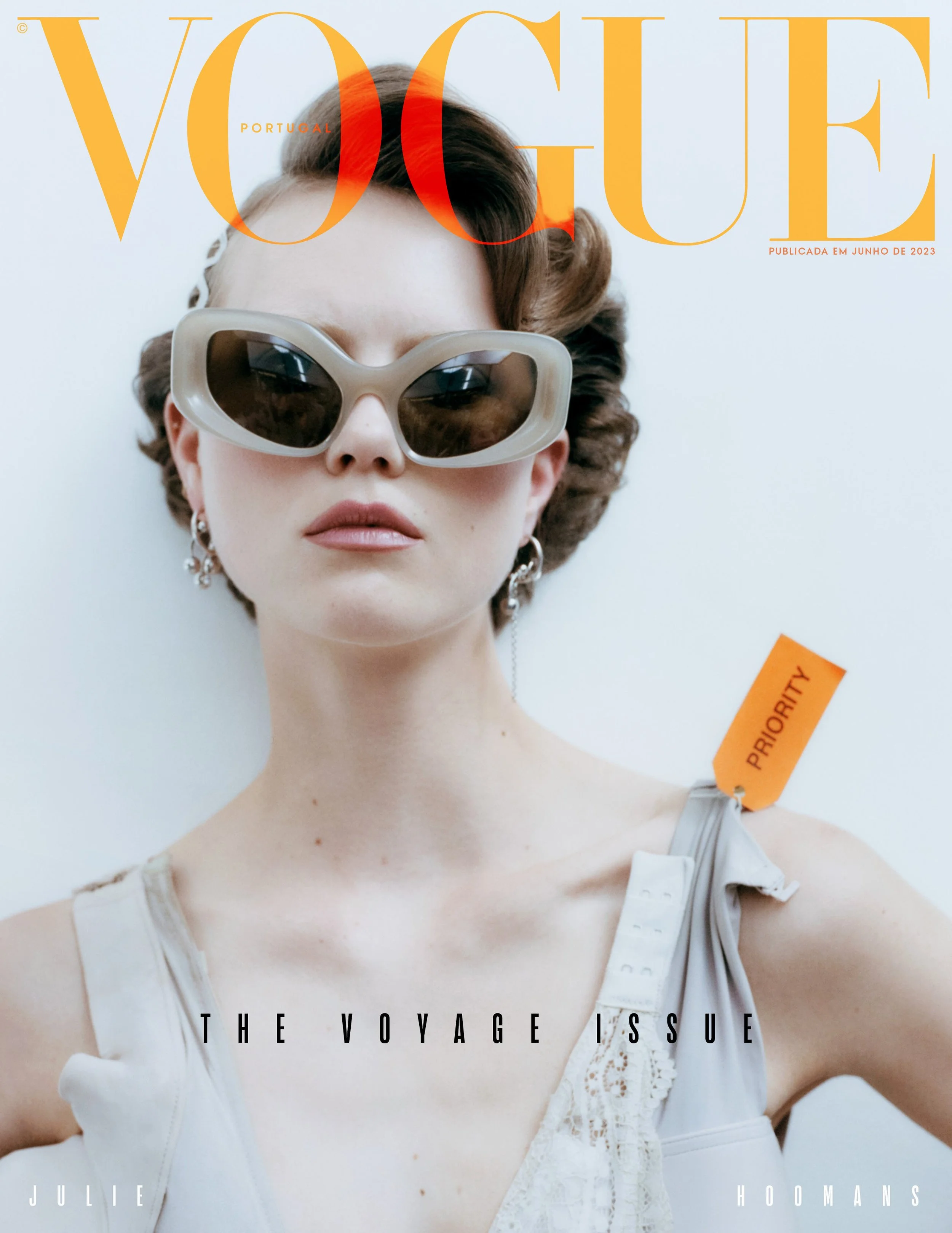 Julie-Hoomans-by-Mara-Alonso-Vogue-Portugal-June-2023-00005.jpeg