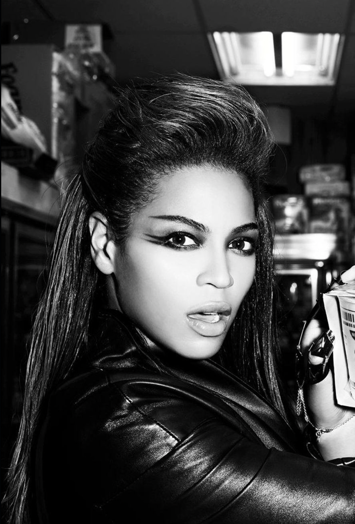 Beyonce-by-Ellen-Von-Unwerth-Giant-Maagazine-January-2009-00009.jpg