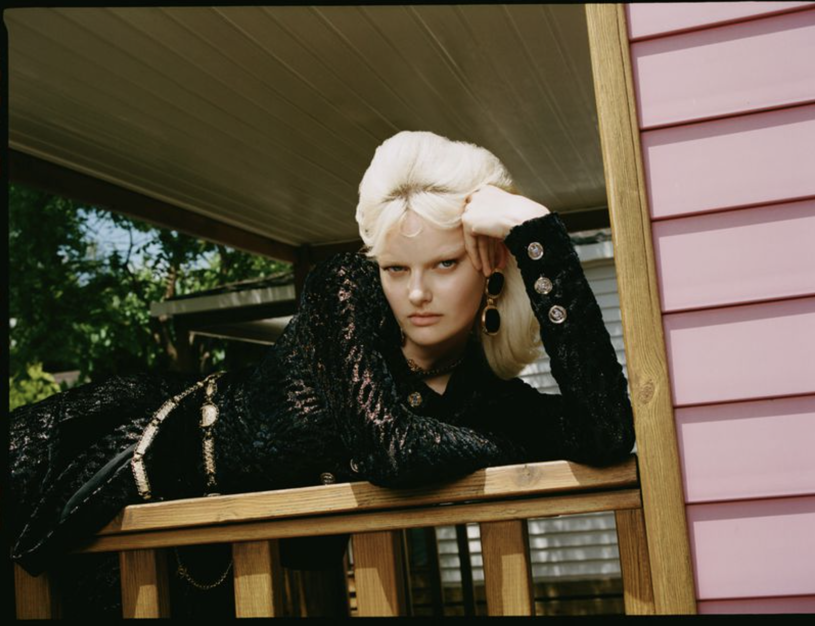 Bo-Exters-by-Angie-Couple-Vogue-Caechoslovakia-August-2023-00007.png