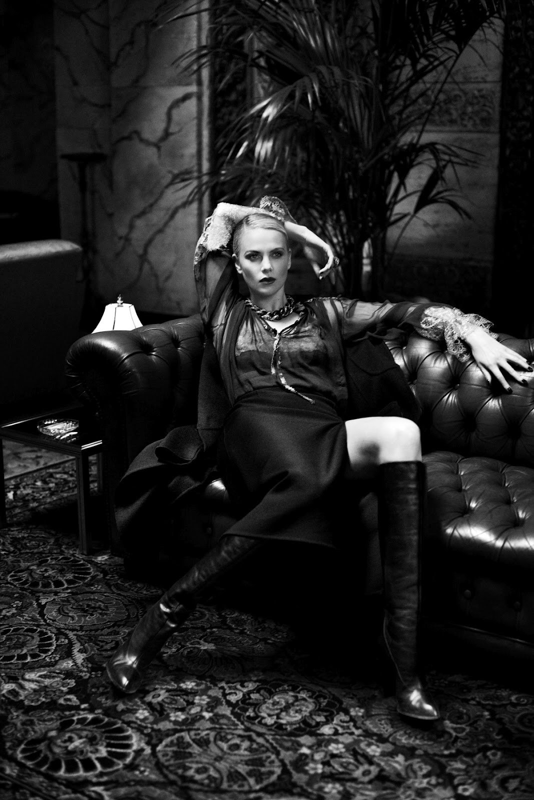 Charlize-Theron-Kristen-Stewart-by-Mikael-Jansson-Interview-Magazine-June-2012-00009.jpg