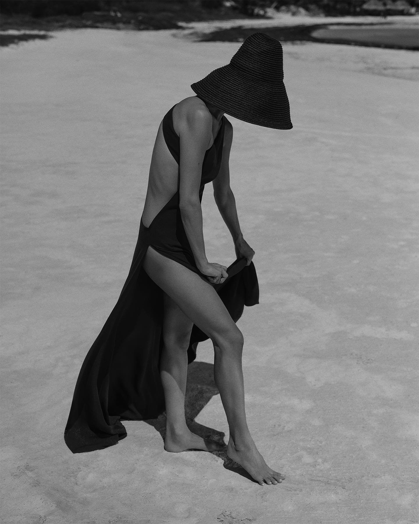 Alessandra-Ambrosio-by-Blair-Getz-Mezibov-Vogue-Mexico-2023-00009.jpg