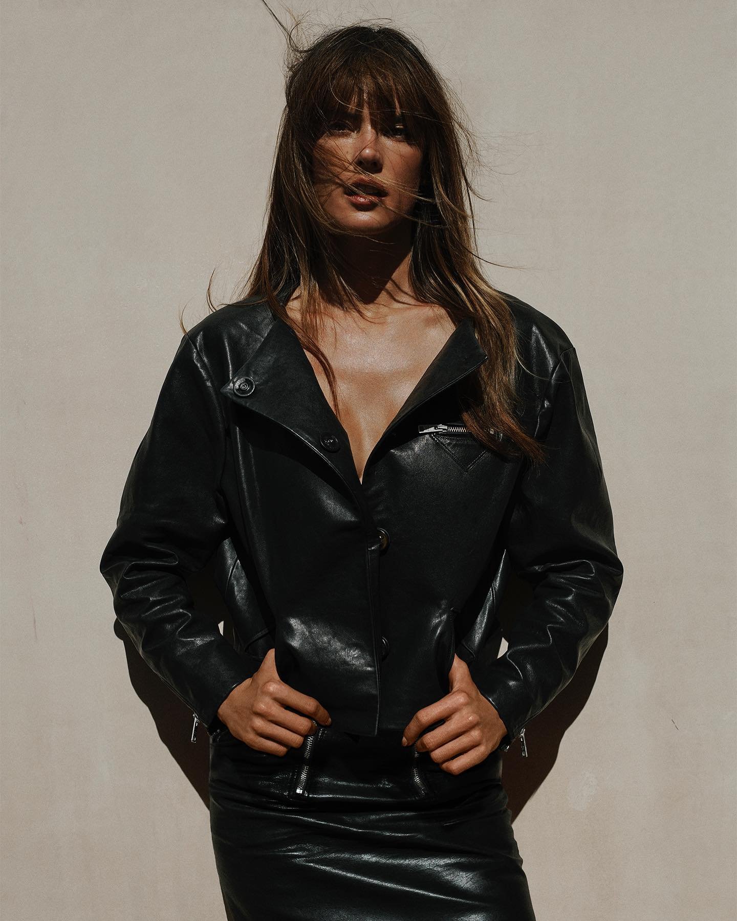 Alessandra-Ambrosio-by-Blair-Getz-Mezibov-Vogue-Mexico-2023-00014.jpg