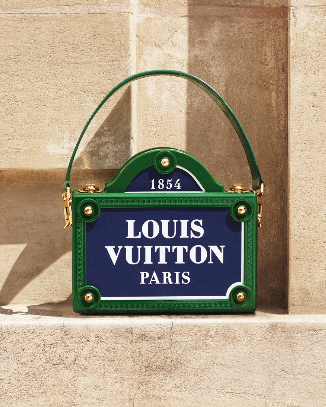 Louis-Vuitton-FW-2023-by-David-Sims-00016.jpg