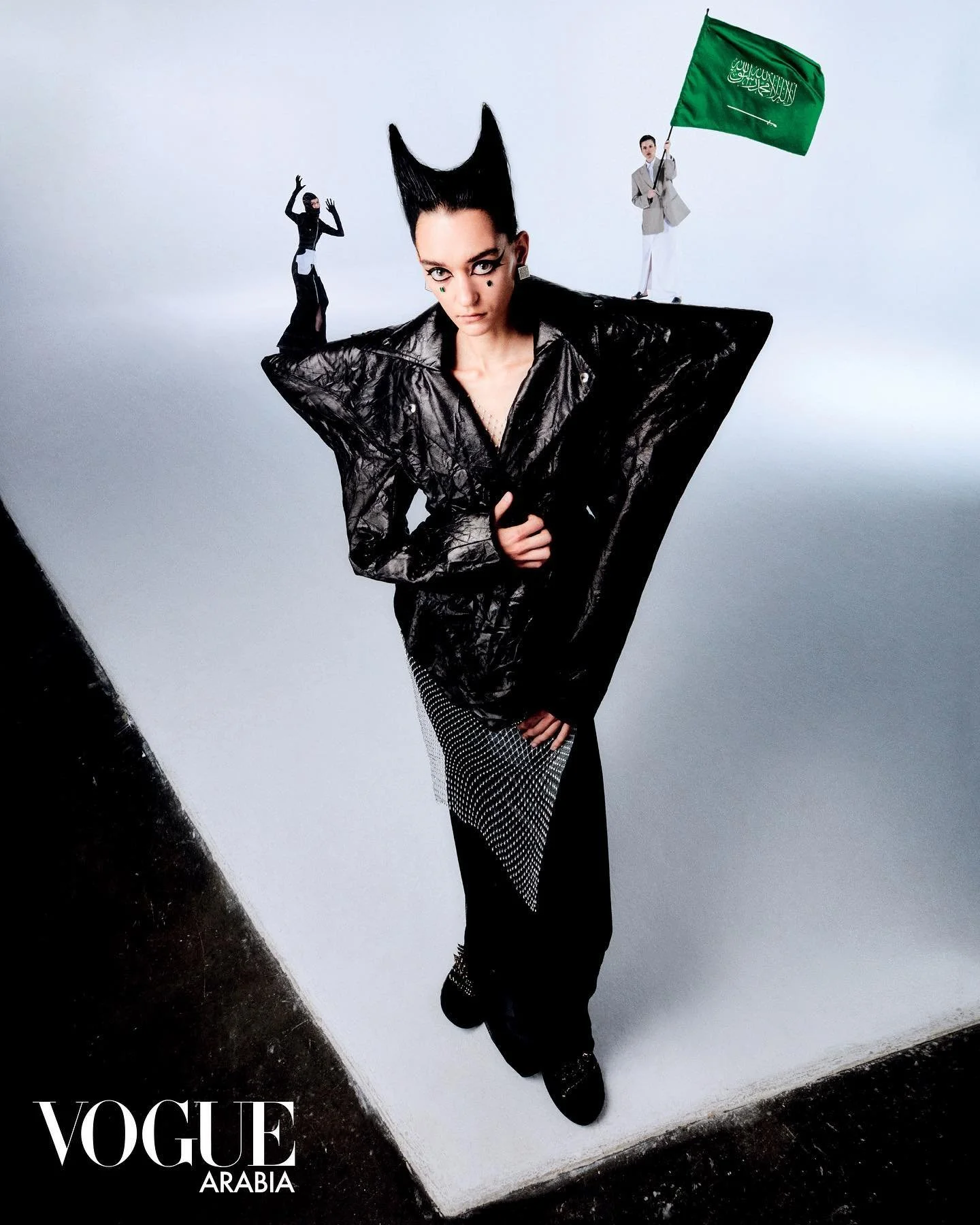Vogue-Arabia-July-2023-Bigger-the-Better-7.jpg
