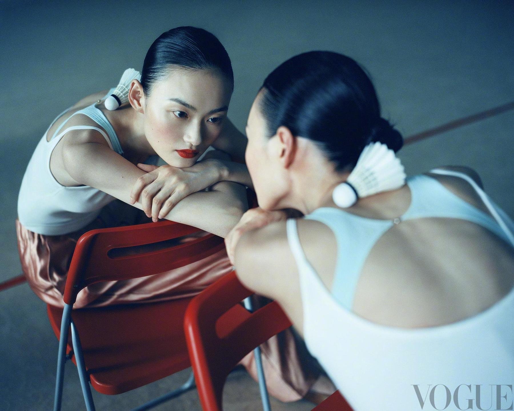 He-Cong-by-Leslie-Zhang-Vogue-China-September-2023-13.jpeg