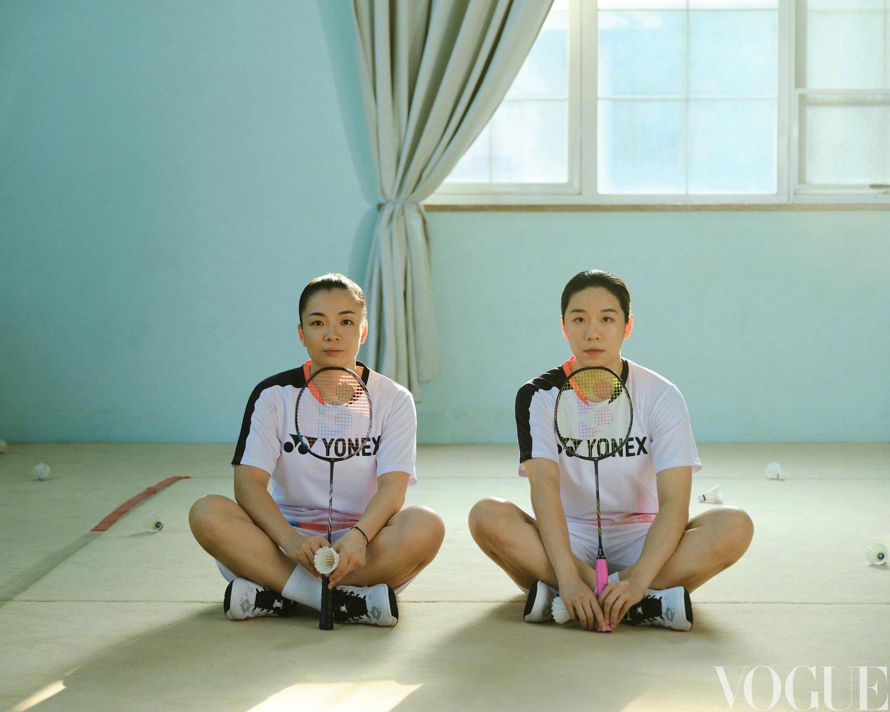 He-Cong-by-Leslie-Zhang-Vogue-China-September-2023-22.jpeg