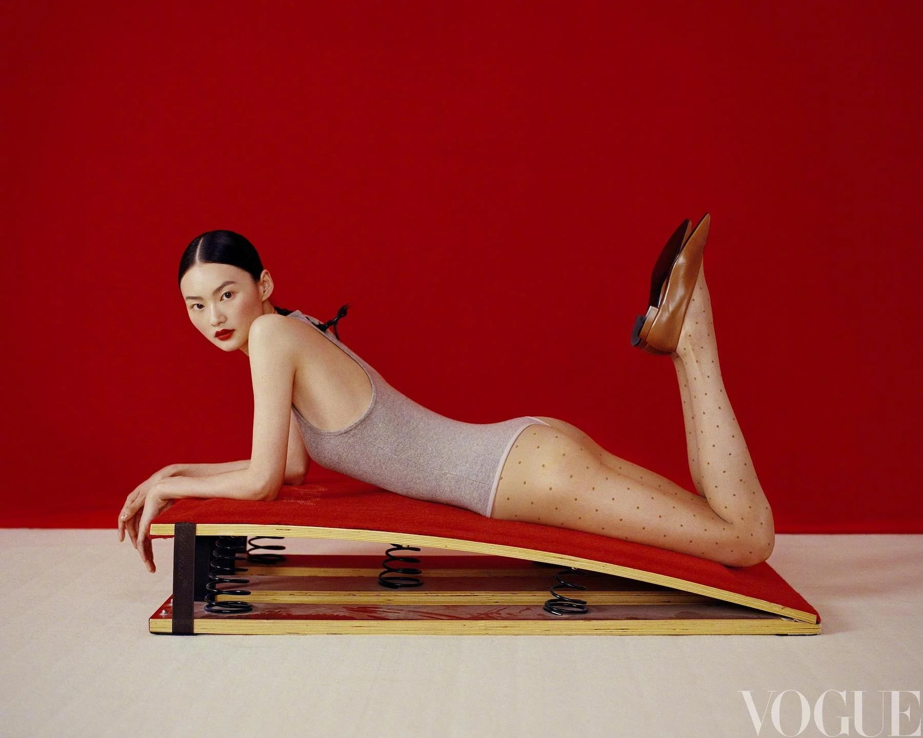 He-Cong-by-Leslie-Zhang-Vogue-China-September-2023-33.jpeg