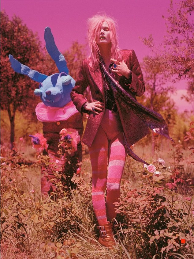 Malgosia-Bela-by-Tim-Walker-Vogue-UK-December-2012-6.jpg