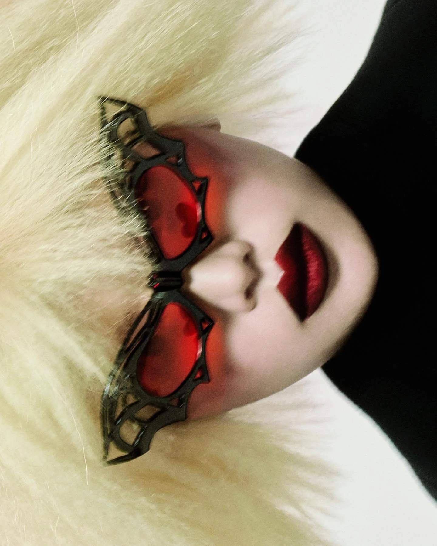 Xue-Huizi-by-Fernando-Tomaz-Vogue-Brasil-August-2023-9.jpg
