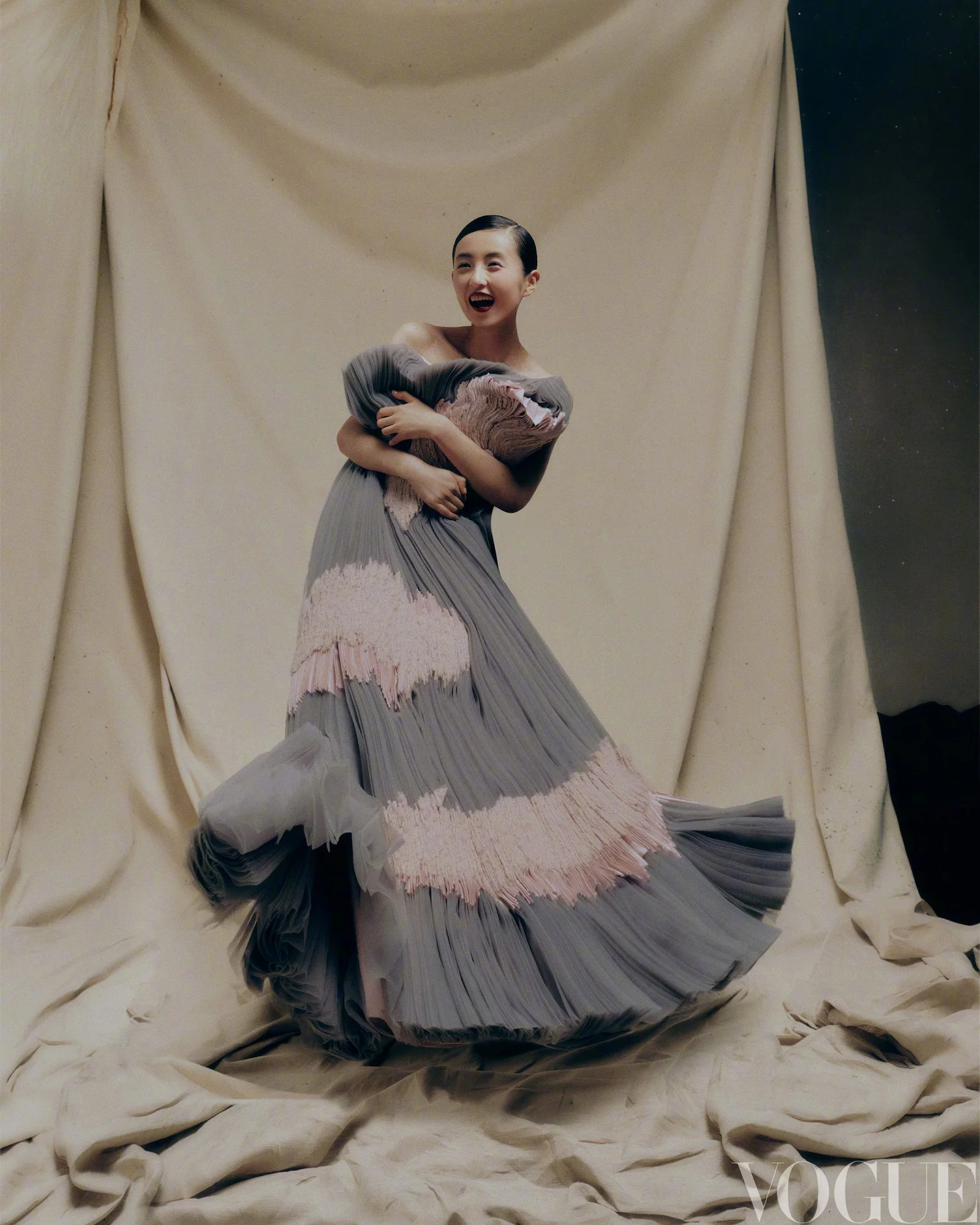 Zhang-Zifeng-by-Annie-Lai-Vogue-China-October-2023-4.jpeg