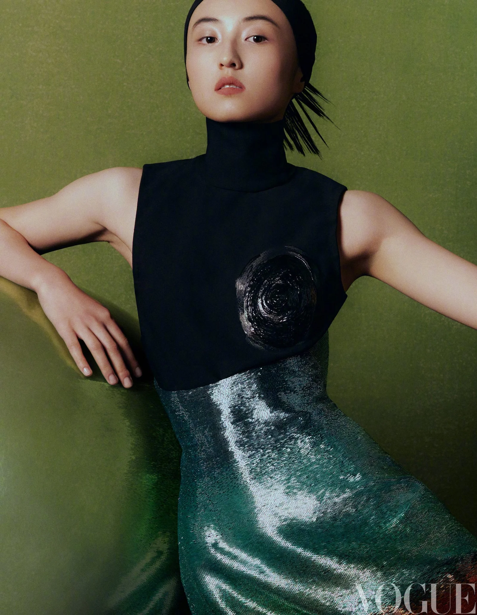 Zhang-Zifeng-by-Annie-Lai-Vogue-China-October-2023-14.jpeg