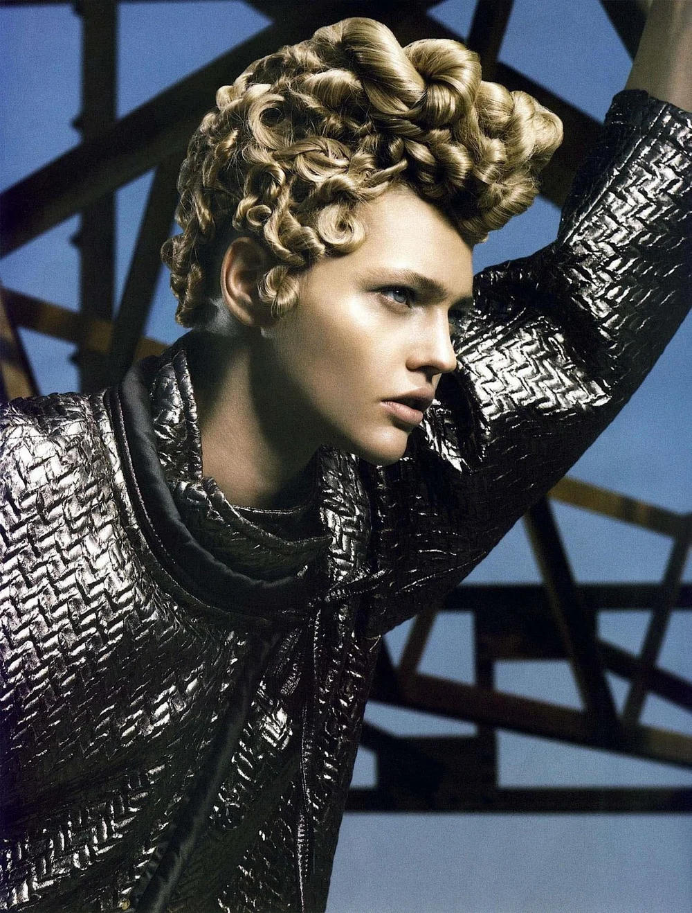 Sasha Pivovarova-by-Mark-Segal-Vogue-Paris-Oct-2007-4.jpeg