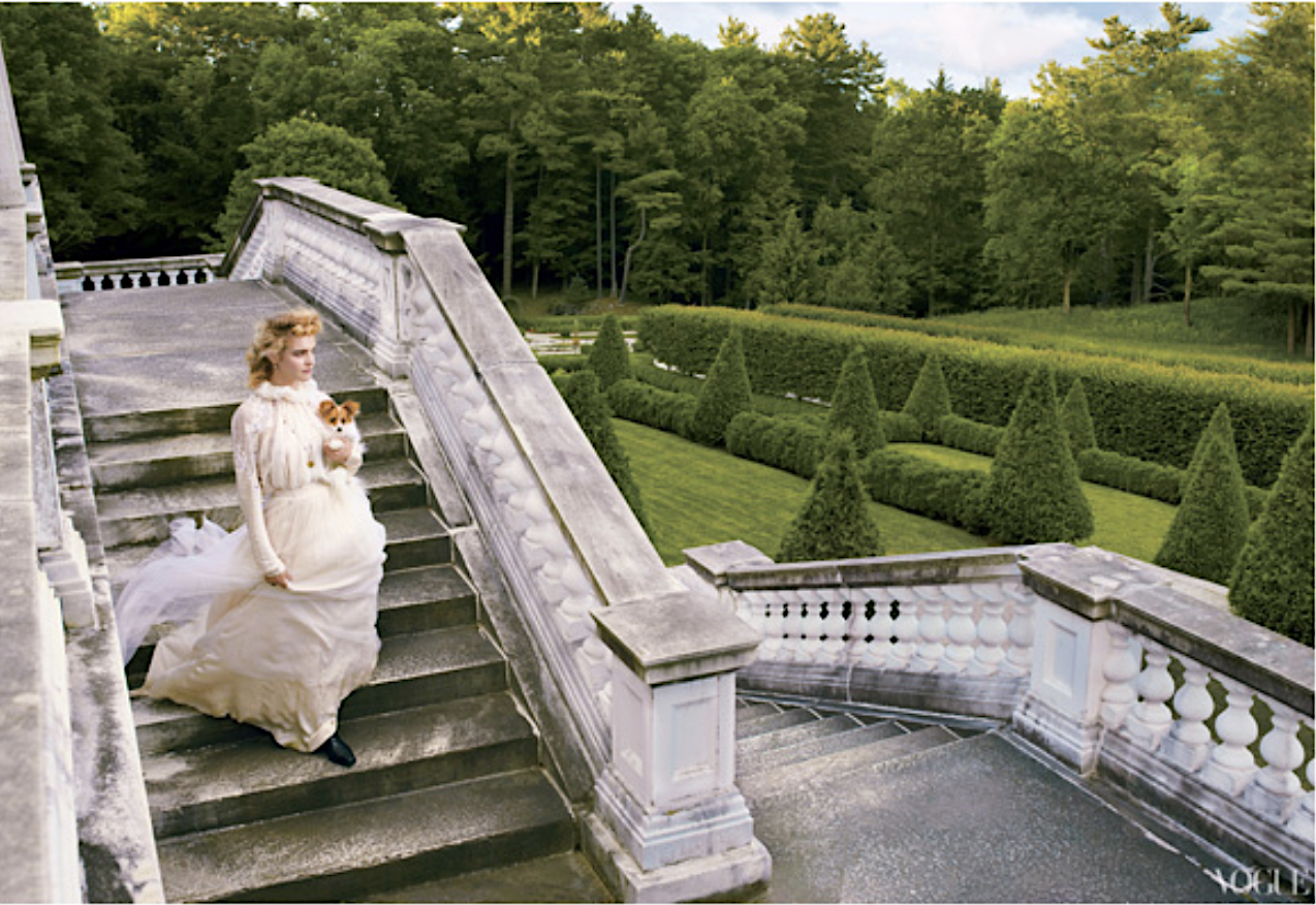 Natalia-Vodianova-by-Annie-Leibovitz-Vogue-US-September-2012-5.png