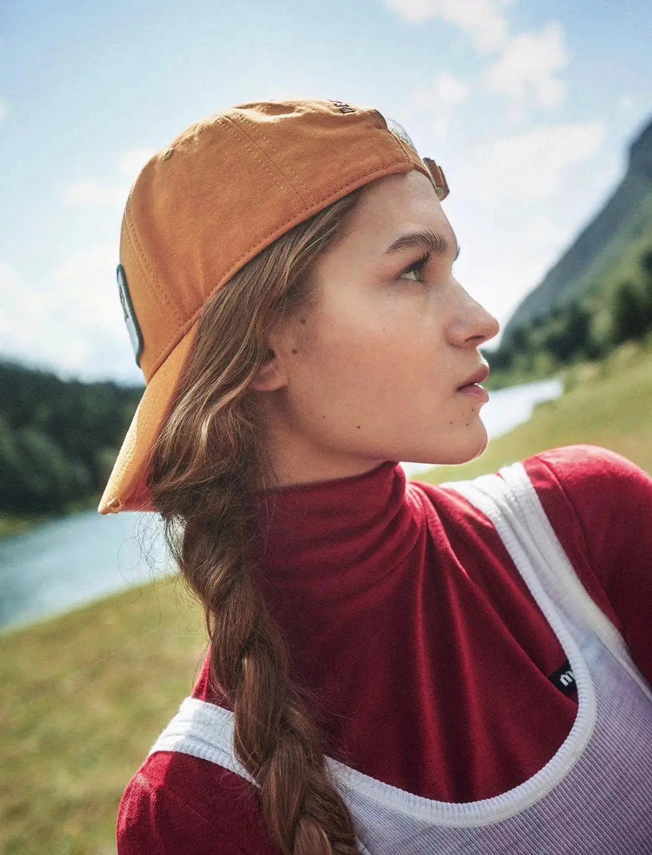 Polina-Rudenko-by-Xavi-Gordo-ELLE-Italia-September-2023-6.jpeg