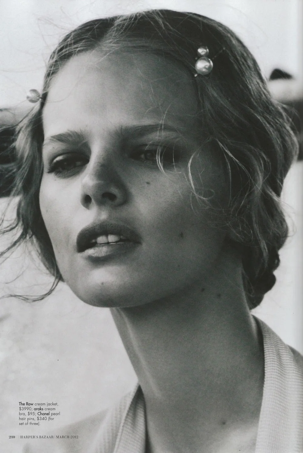 Marloes-Horst-by-Will-Davidson-Wanderlust-Harpers-Bazaar-Australia-March-2012-13.jpg