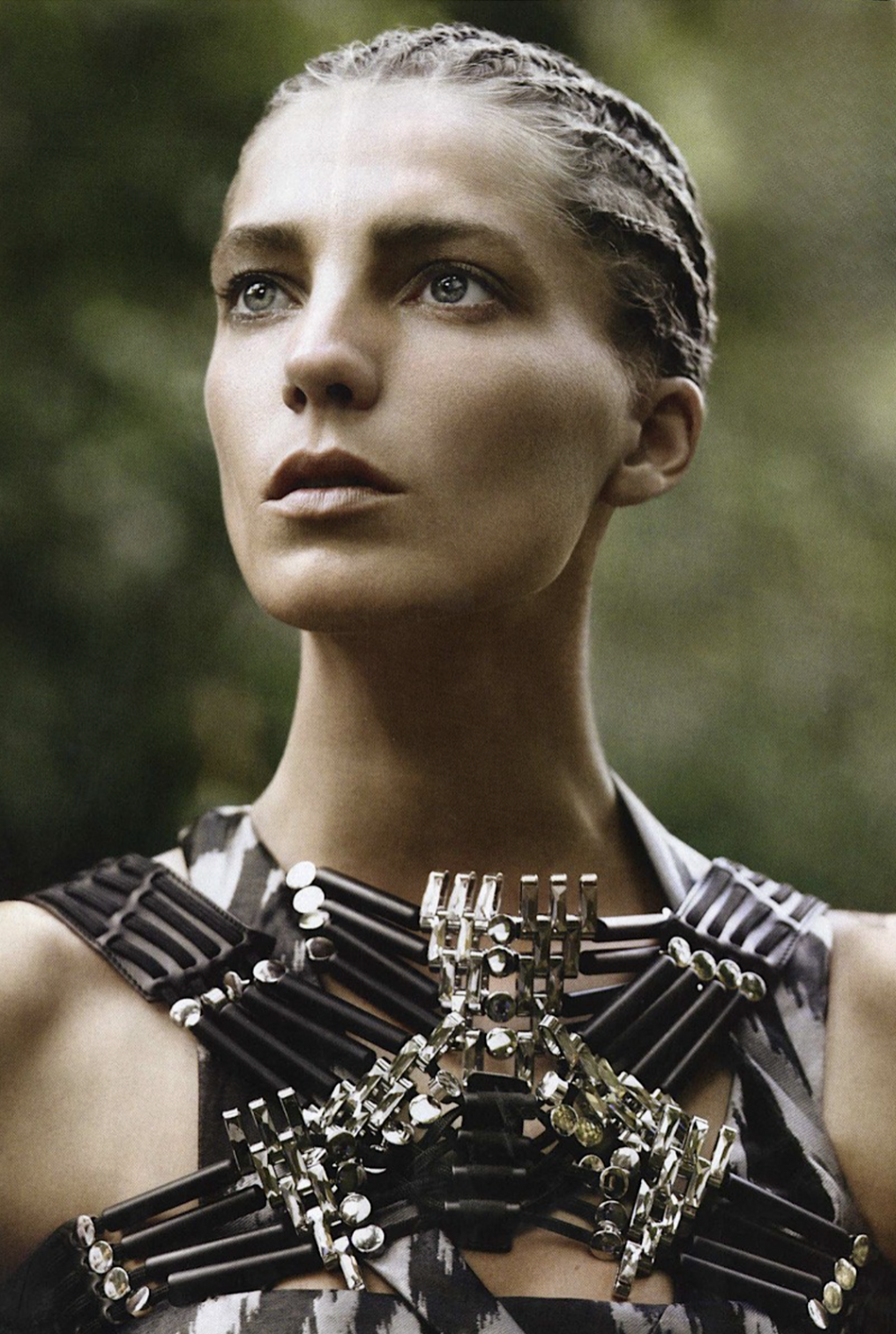 Daria-Werbowy-by-David-Sims-Vogue-US-March-2010-3.png