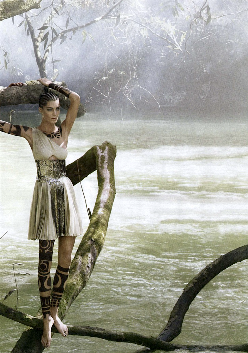 Daria-Werbowy-by-David-Sims-Vogue-US-March-2010-6.png