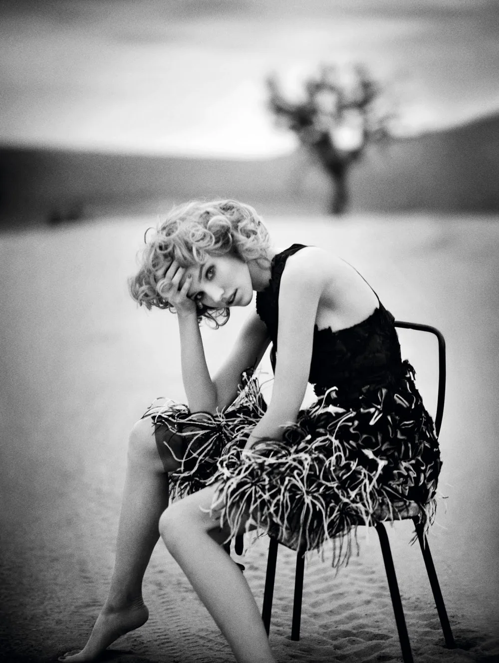 Sasha-Luss-by-Boo-George-in-Vogue-China-May-2015-4.jpg