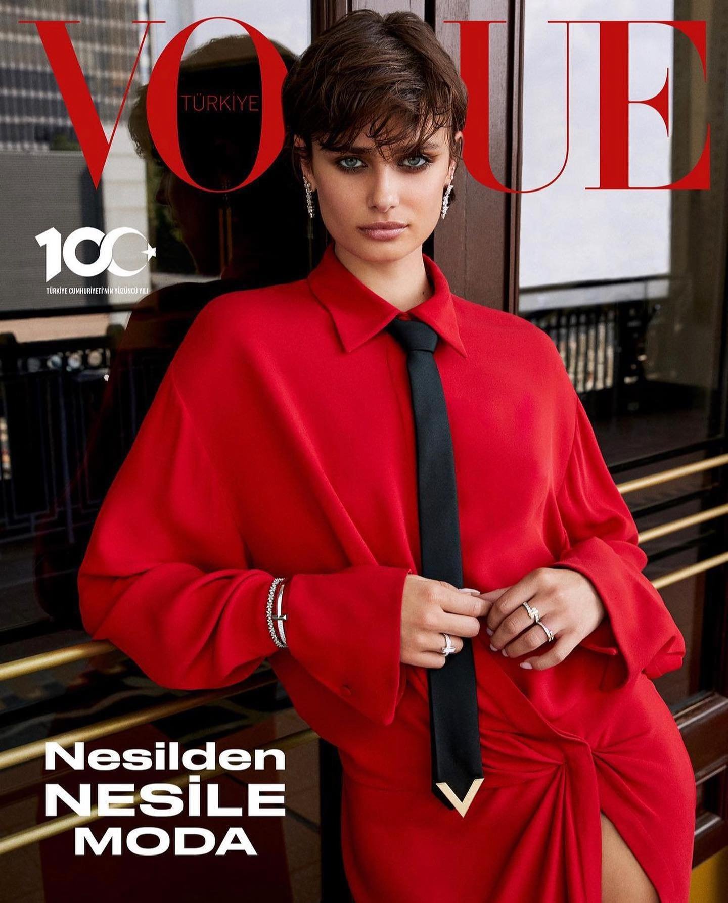 Taylor Hill Jazz Style by Max Papendieck for Vogue Turkey October 2023 ...