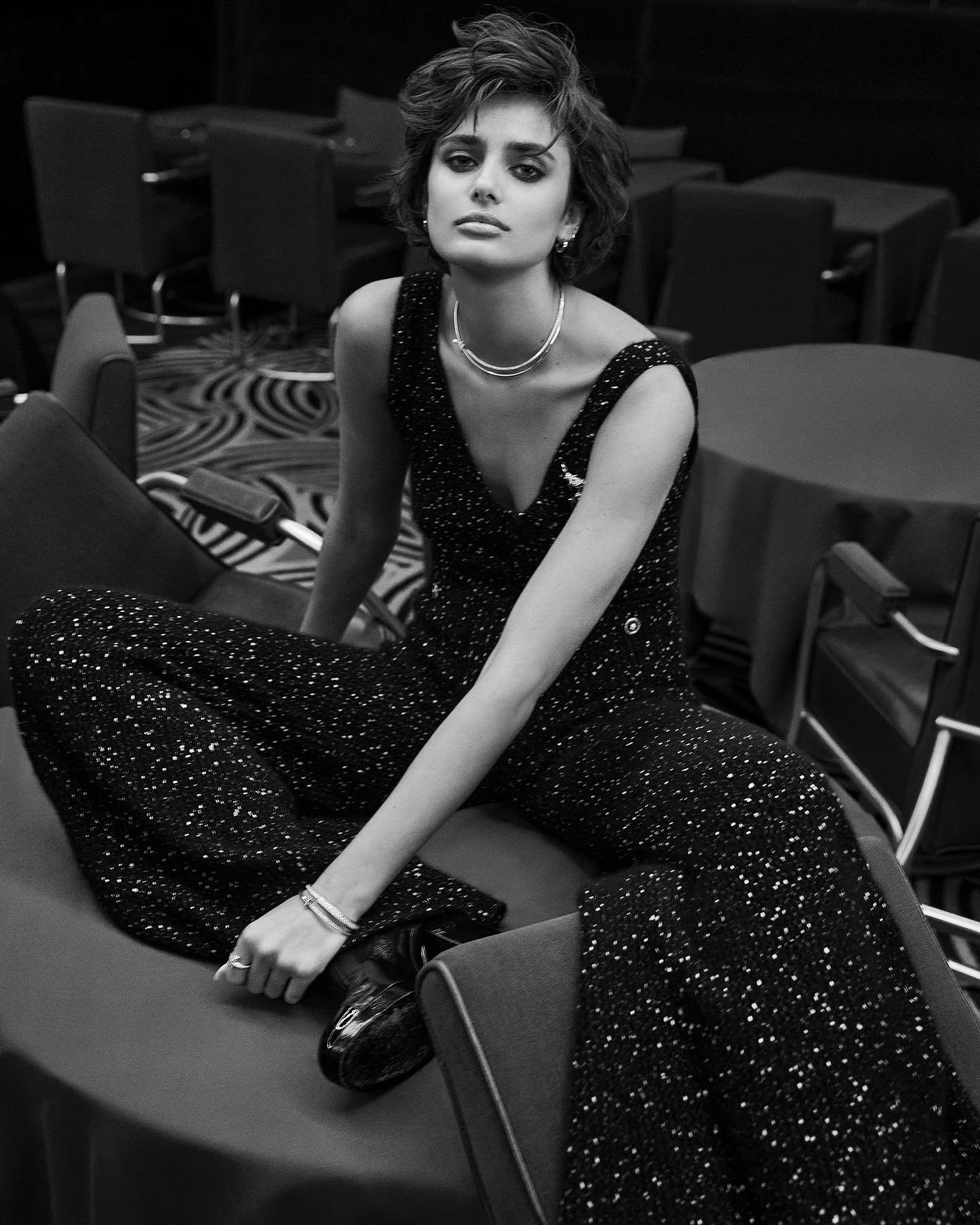 Taylor-Hill-by-Max-Papendieck-Vogue-Turkey-October-2023-6.jpg