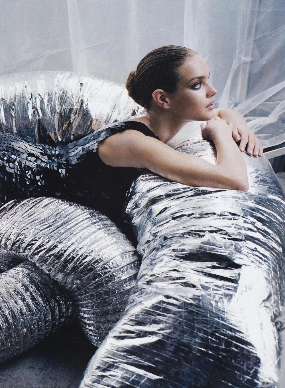Natalia-Vodianova-by-Patrick-Demarchelier-Vogue-US-July-2004-10.jpeg