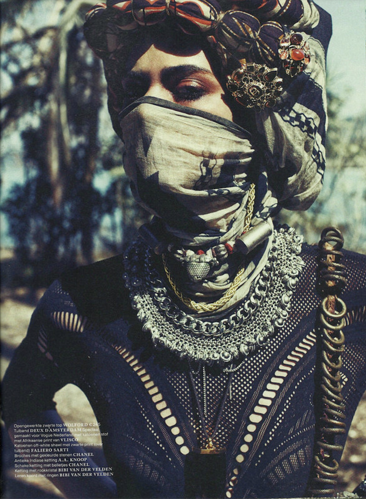 Rianne-Ten-Haken-by-Petrovsky-Ramone-for-Vogue-Netherlands-May-2012-8.png