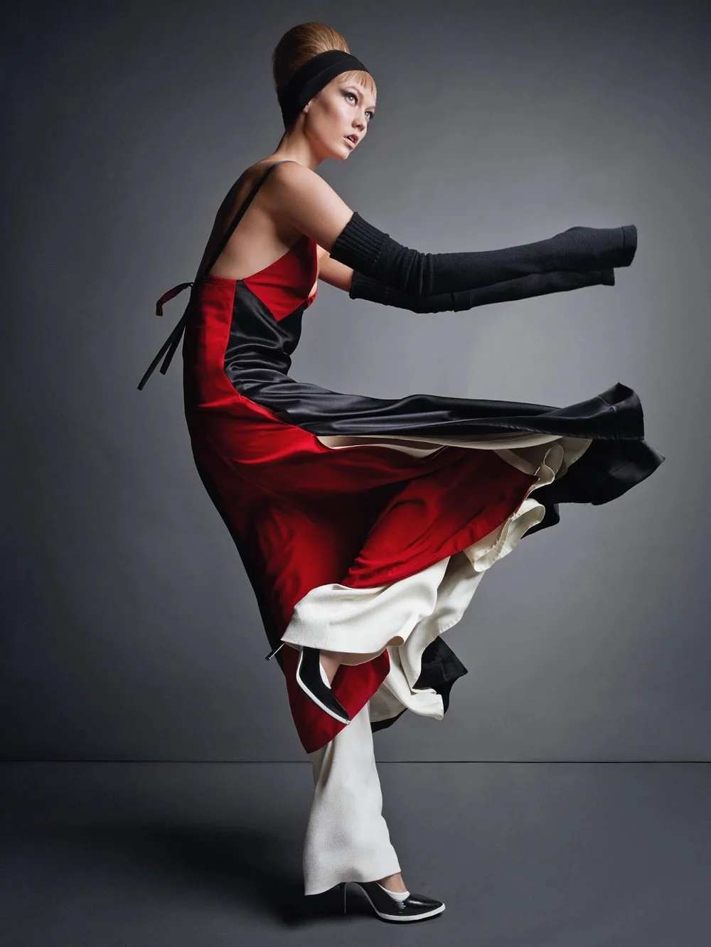 Karlie-Kloss-by-Patrick-Demarchelier-for-Vogue-UK-November-2015-9.jpg