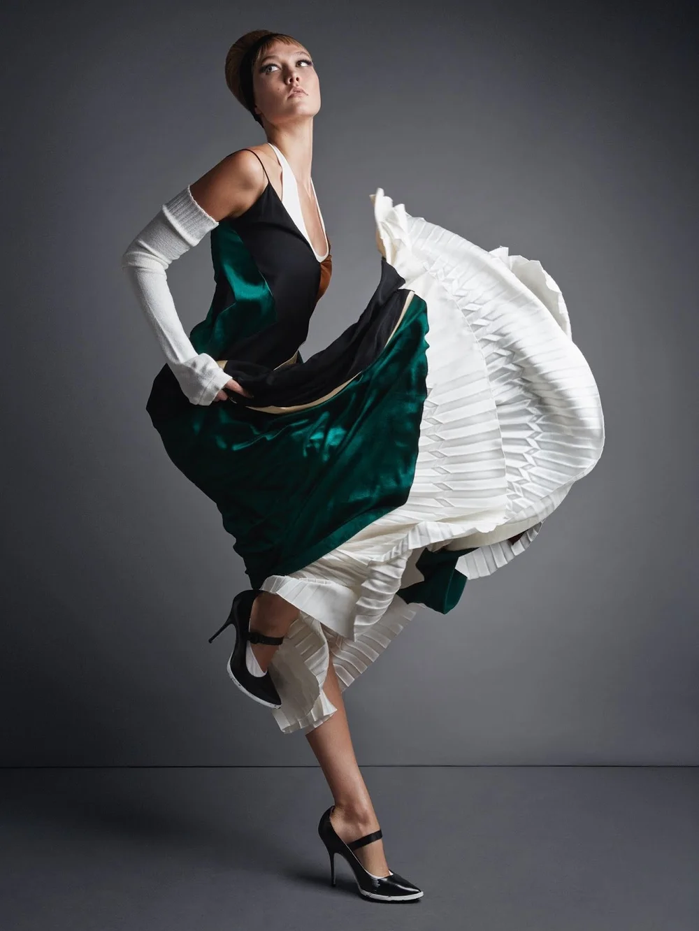 Karlie-Kloss-by-Patrick-Demarchelier-for-Vogue-UK-November-2015-14.jpg