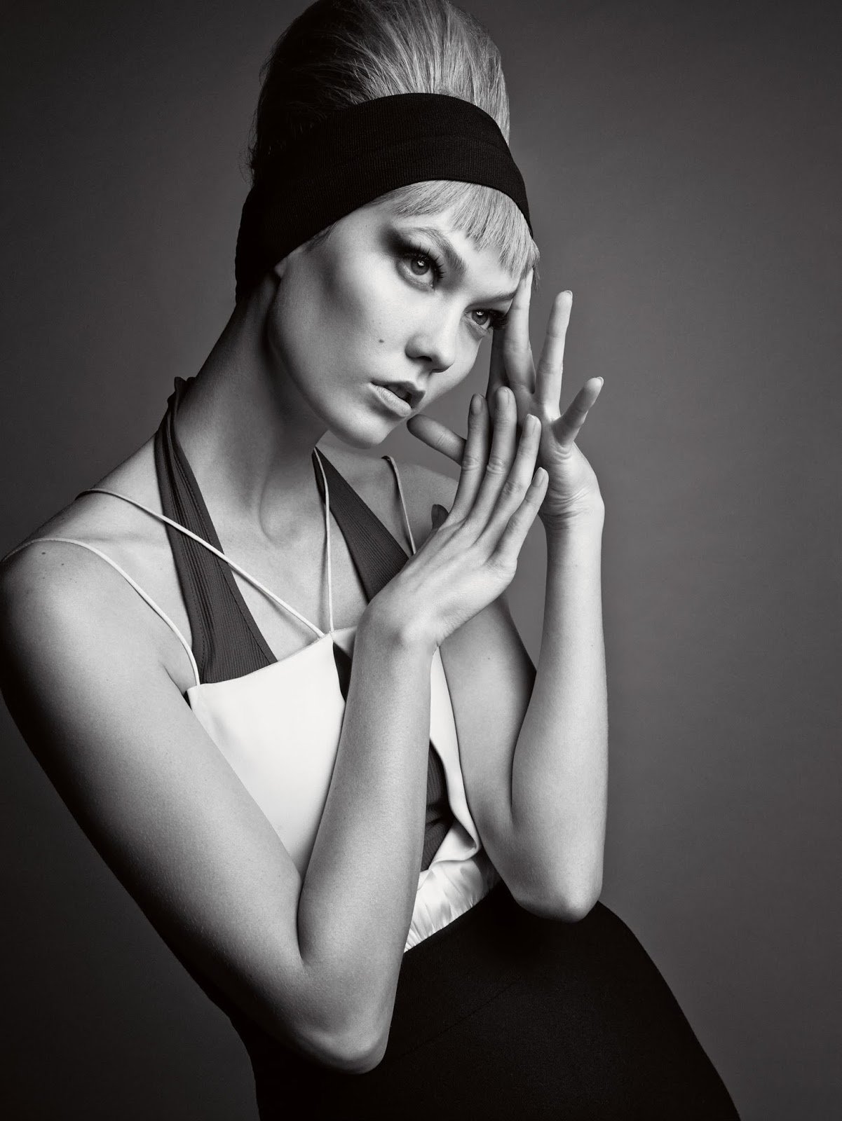 Karlie-Kloss-by-Patrick-Demarchelier-for-Vogue-UK-November-2015-5.jpg
