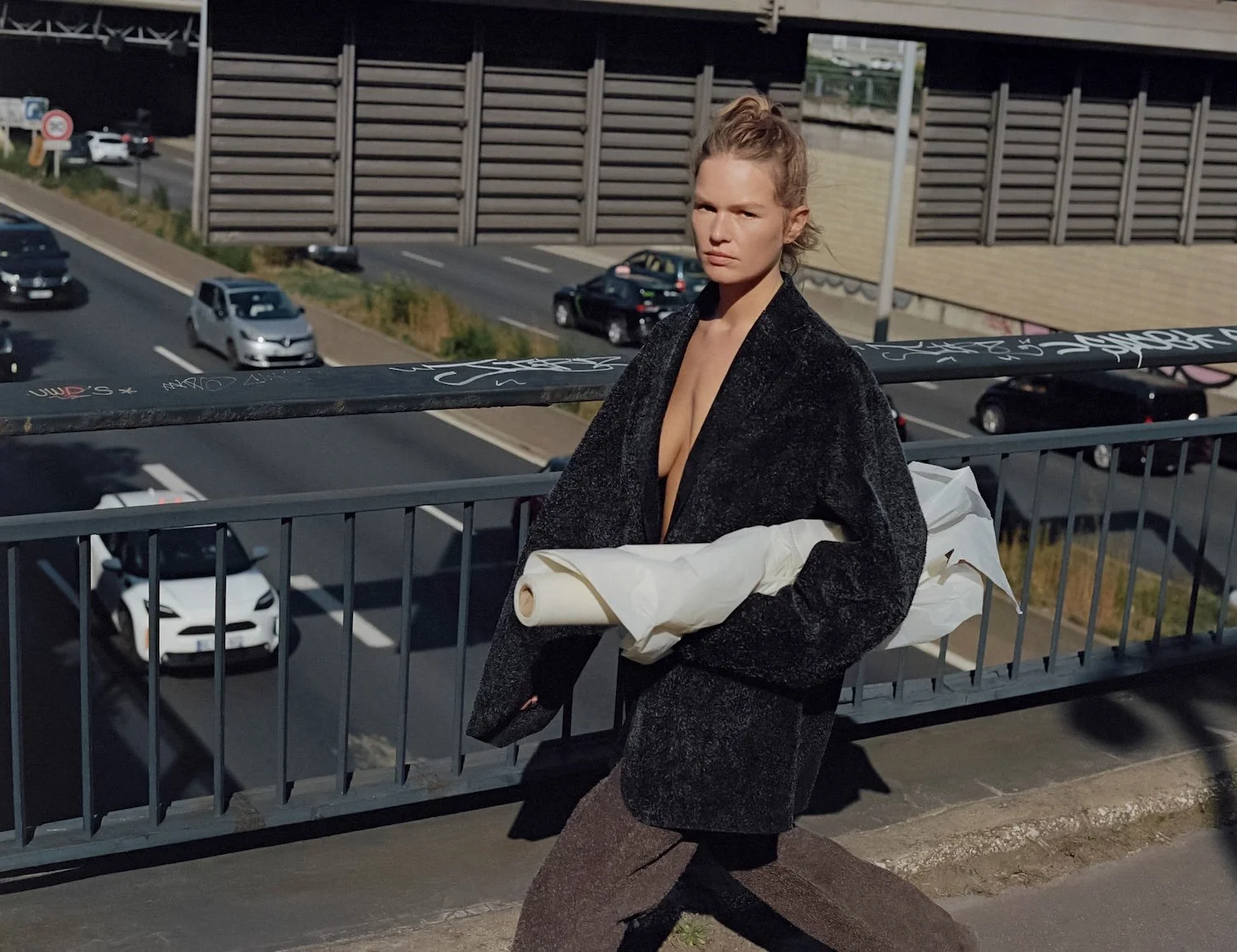 Anna-Ewers-by-Bruno-Staub-Vogue-Italia-November-2023-1.jpeg