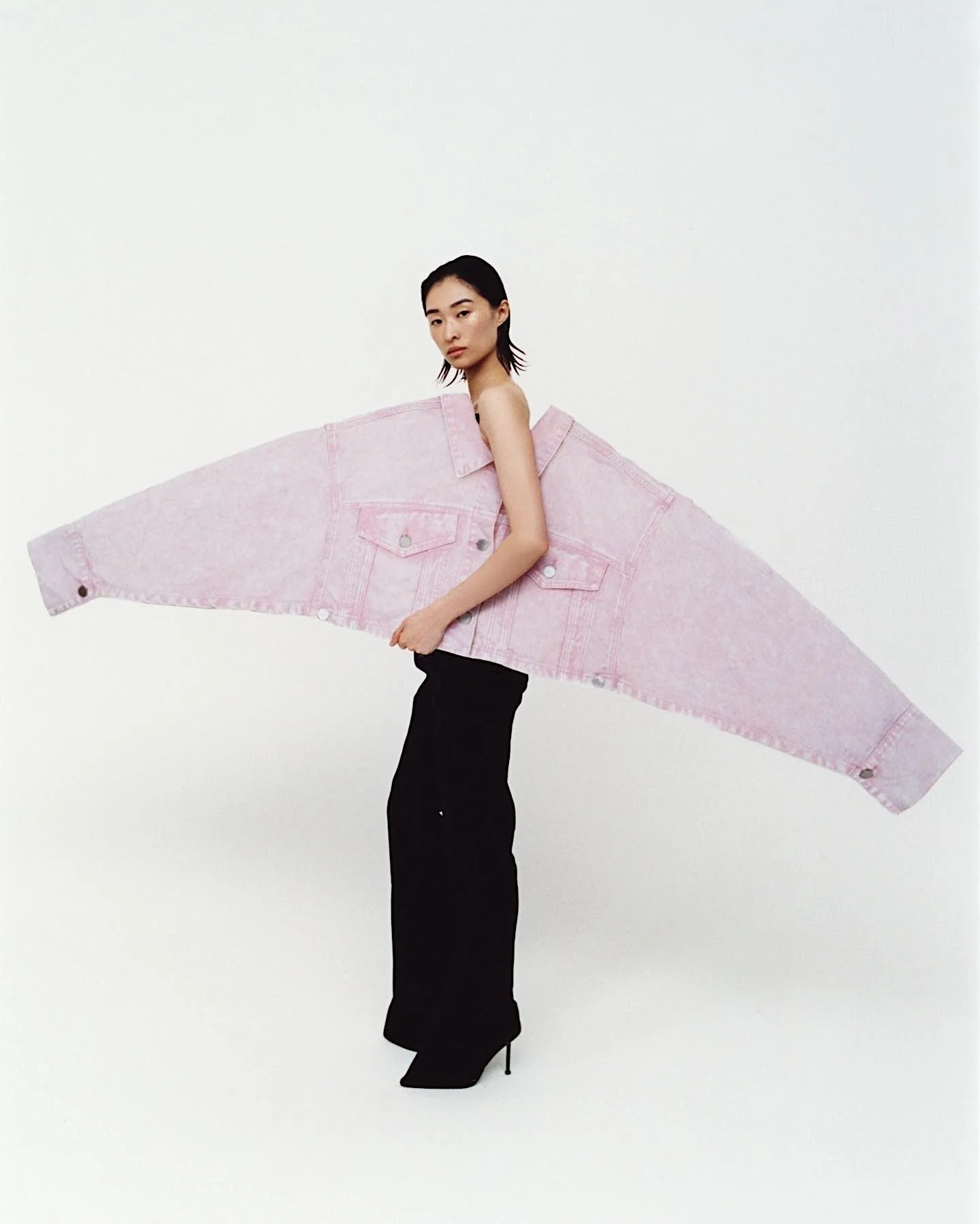 Chu-Wong-by-Dario-Catellani-in-Vogue-Italia-September-2023-31.jpg