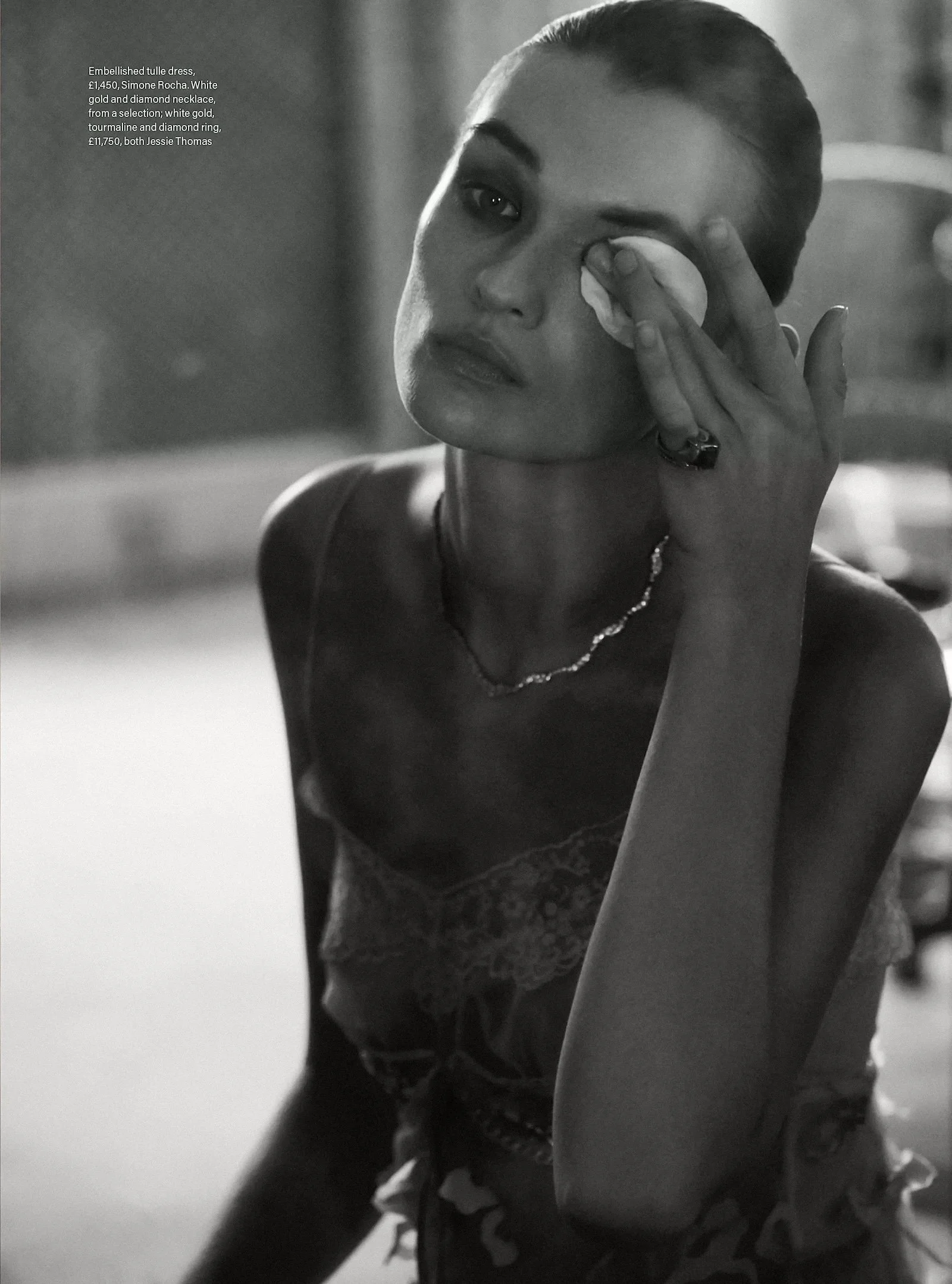 Lara-Mullen-by-Agata-Pospieszynska-in-Uk-Harpers-Bazaar-December-2023-january-2024-12.jpeg